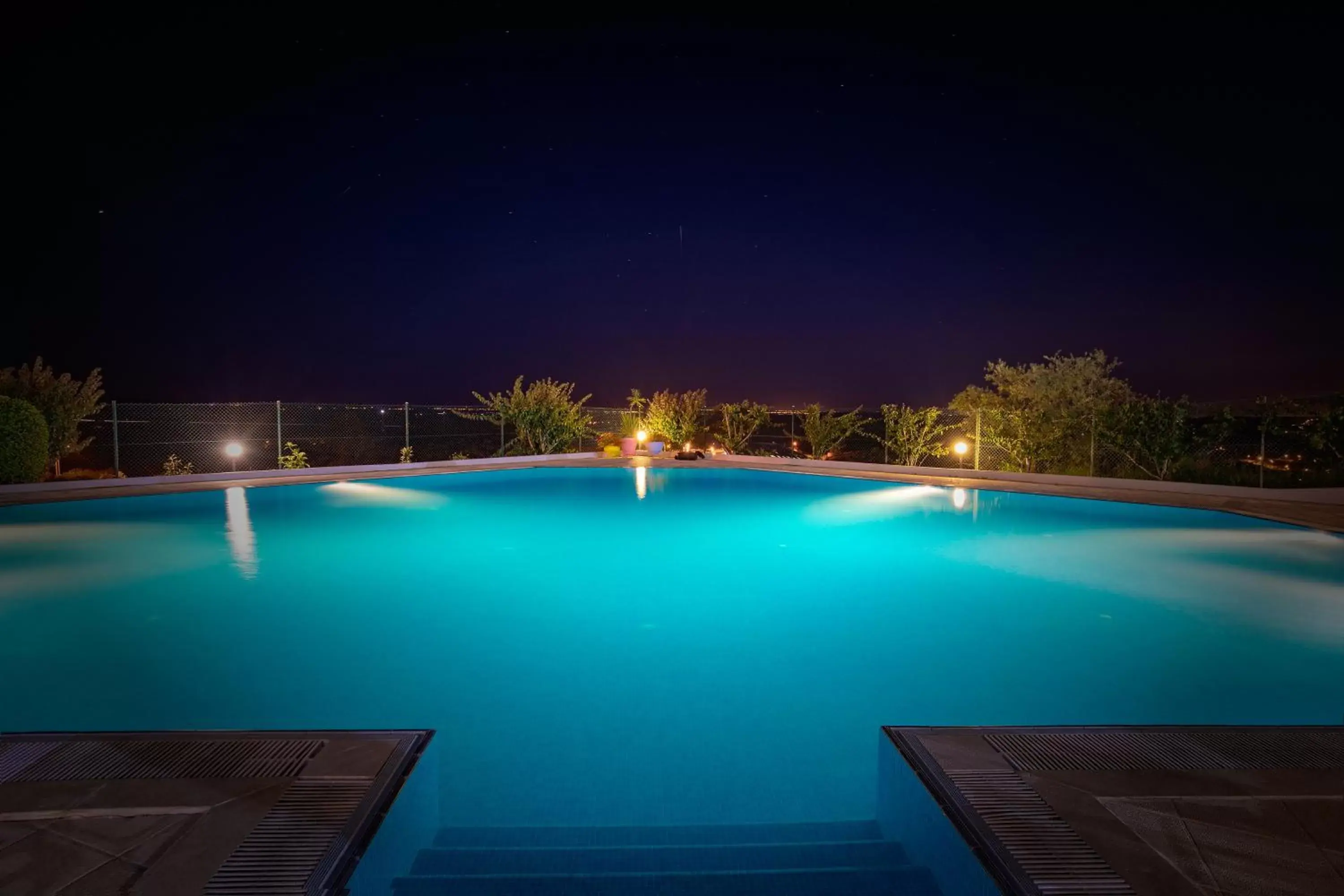 Pool view, Swimming Pool in Santarem Hotel