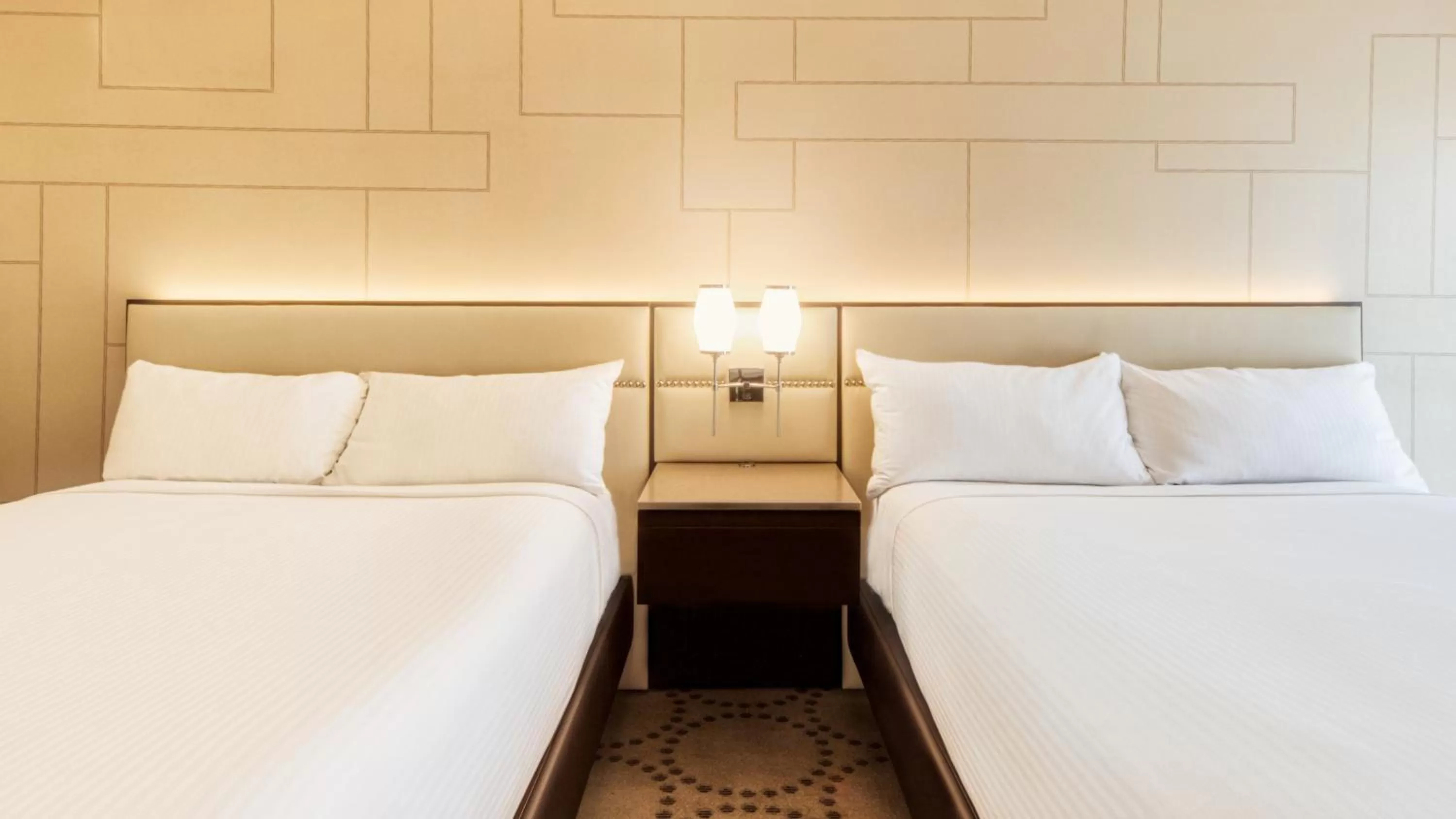 Bed in Harrah's Las Vegas, A Caesars Destination