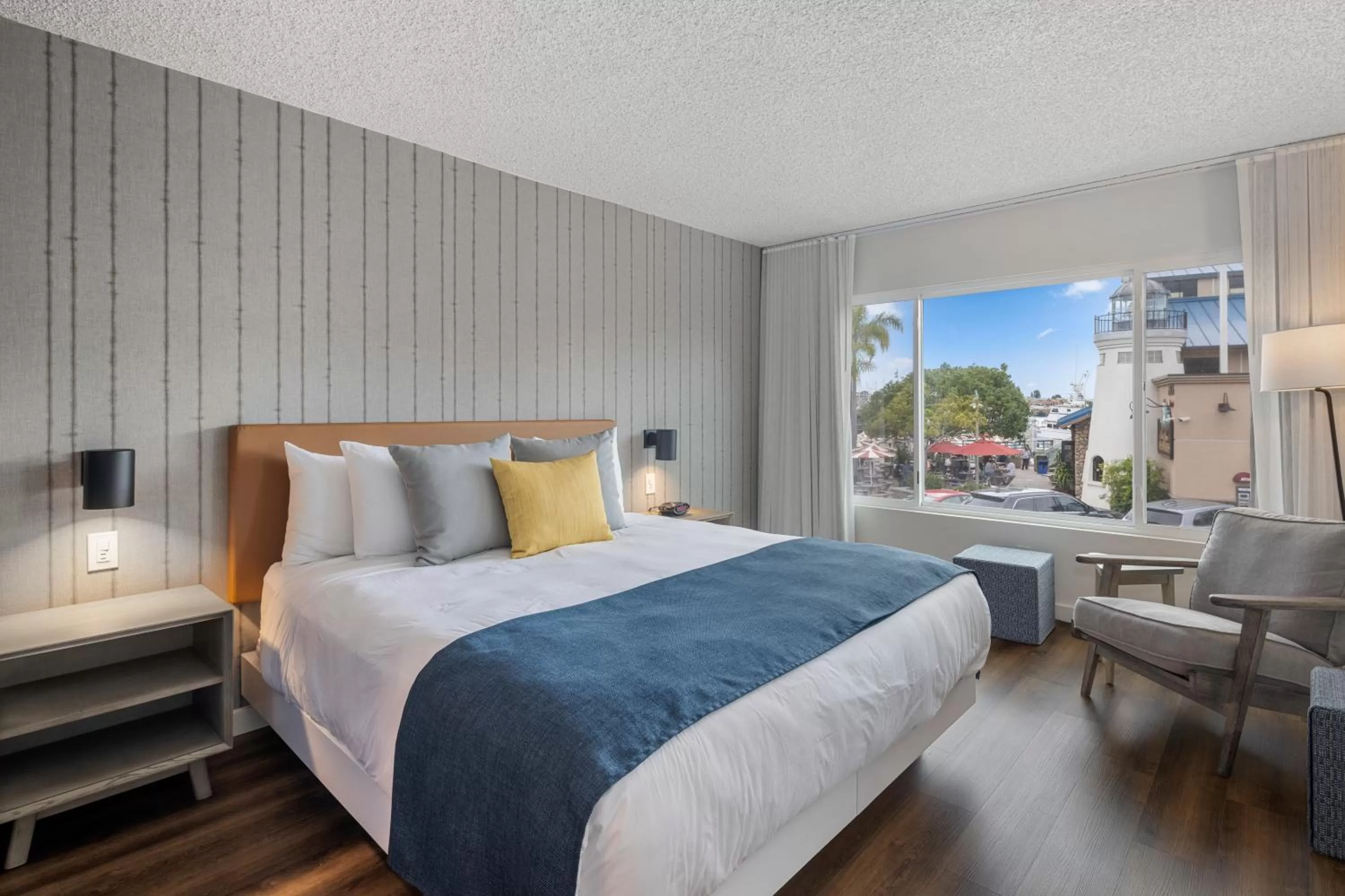 Photo of the whole room, Bed in Sea Harbor Hotel - San Diego