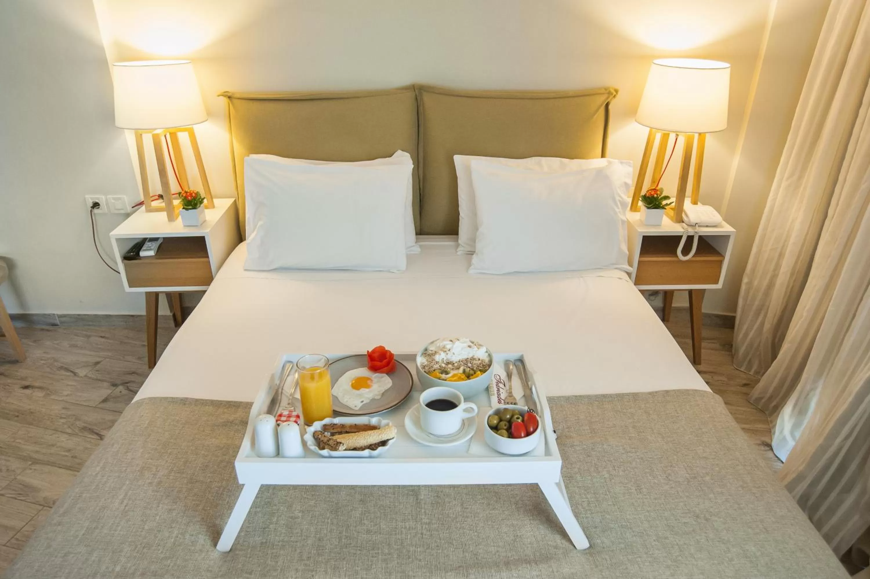 Bedroom, Bed in Fedriades Delphi Hotel