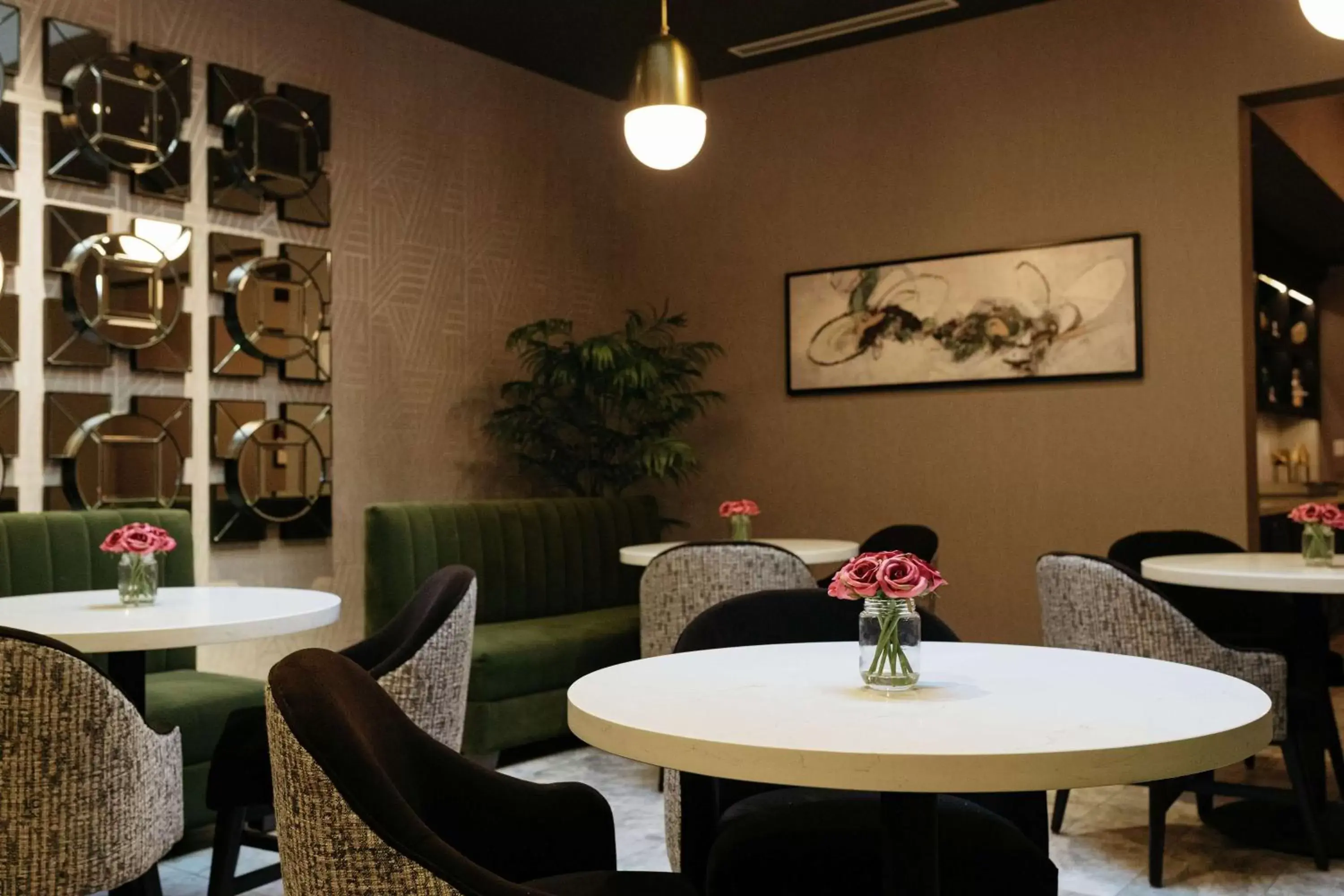 Restaurant/places to eat in The Axis Moline Hotel, Tapestry Collection By Hilton Restaurant/places to eat in The Axis Moline Hotel, Tapestry Collection By Hilton