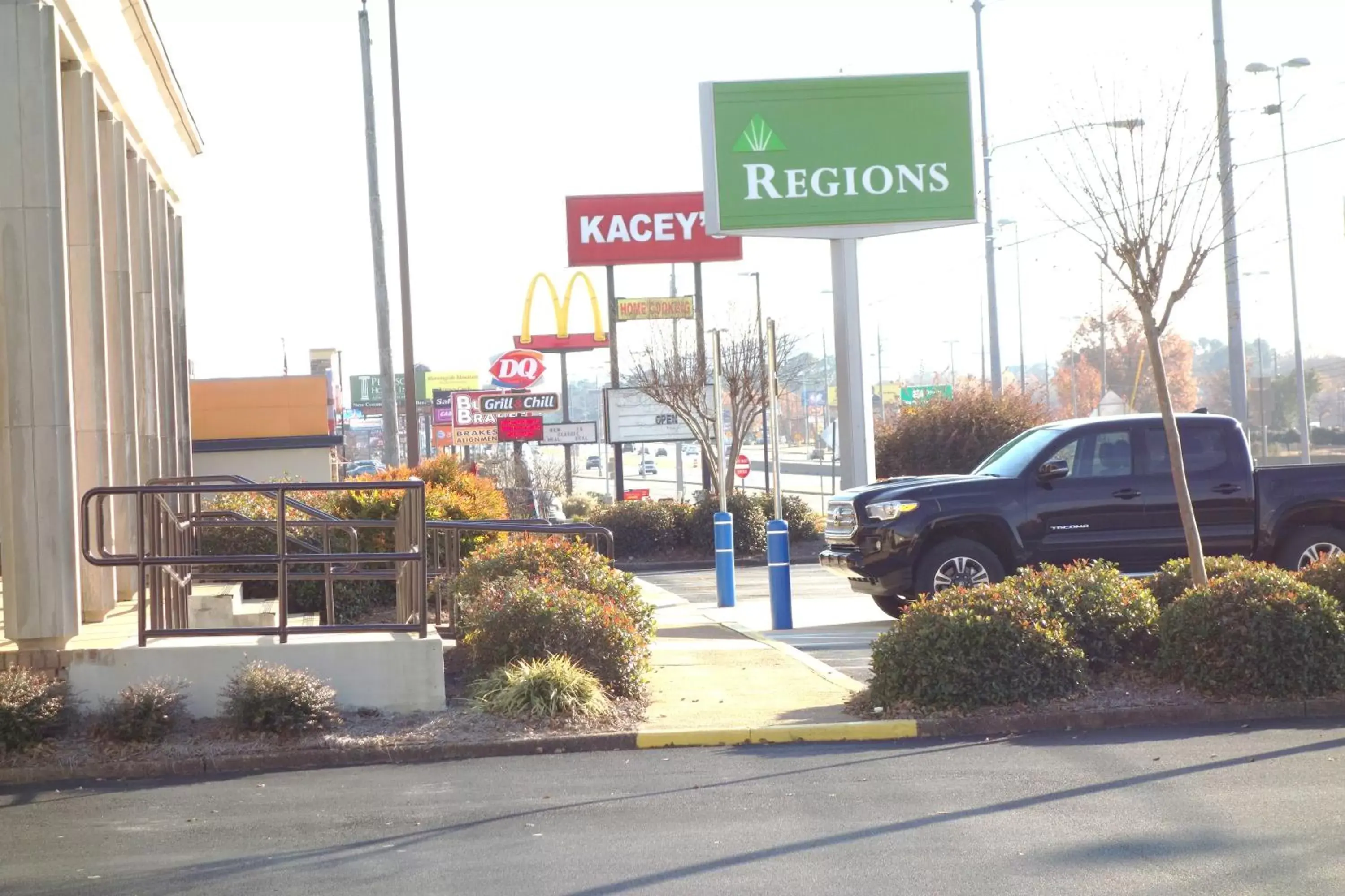 Property building in VIP Inn and Suites Property building in VIP Inn and Suites