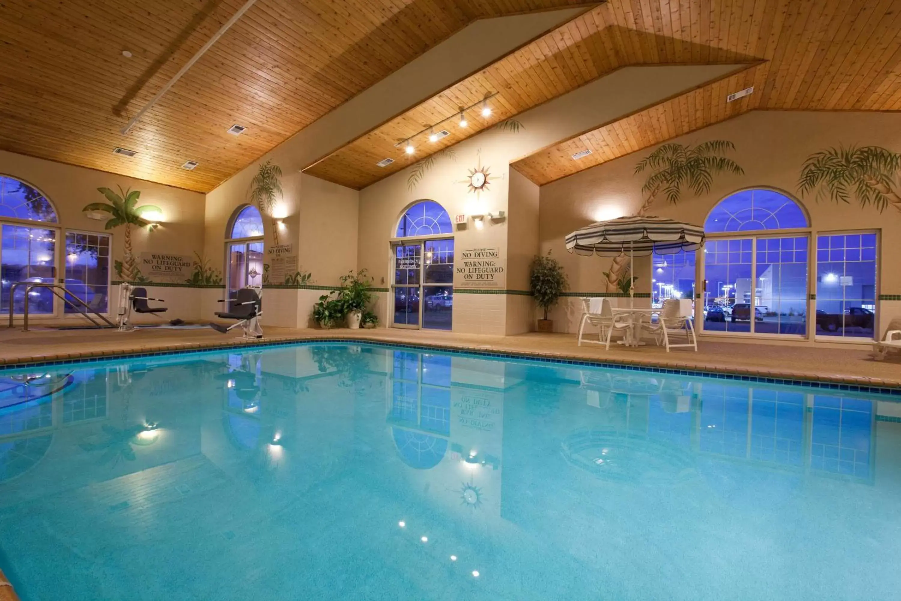 Activities, Swimming Pool in Country Inn & Suites by Radisson, Cedar Falls, IA