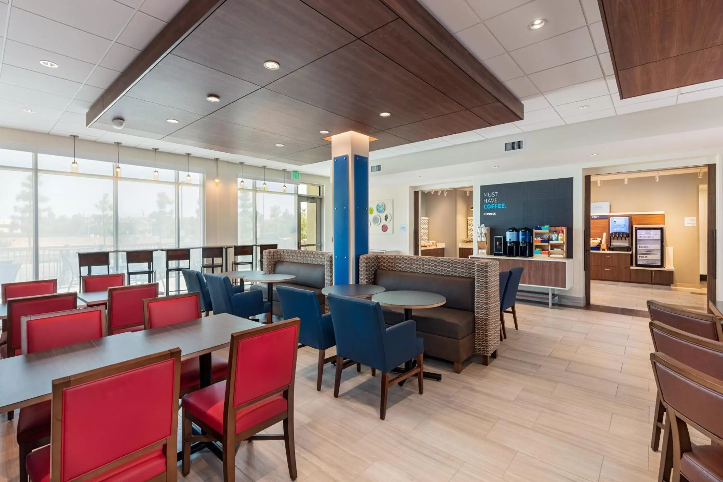 Breakfast, Restaurant/Places to Eat in Holiday Inn Express & Suites - Moreno Valley - Riverside, an IHG Hotel