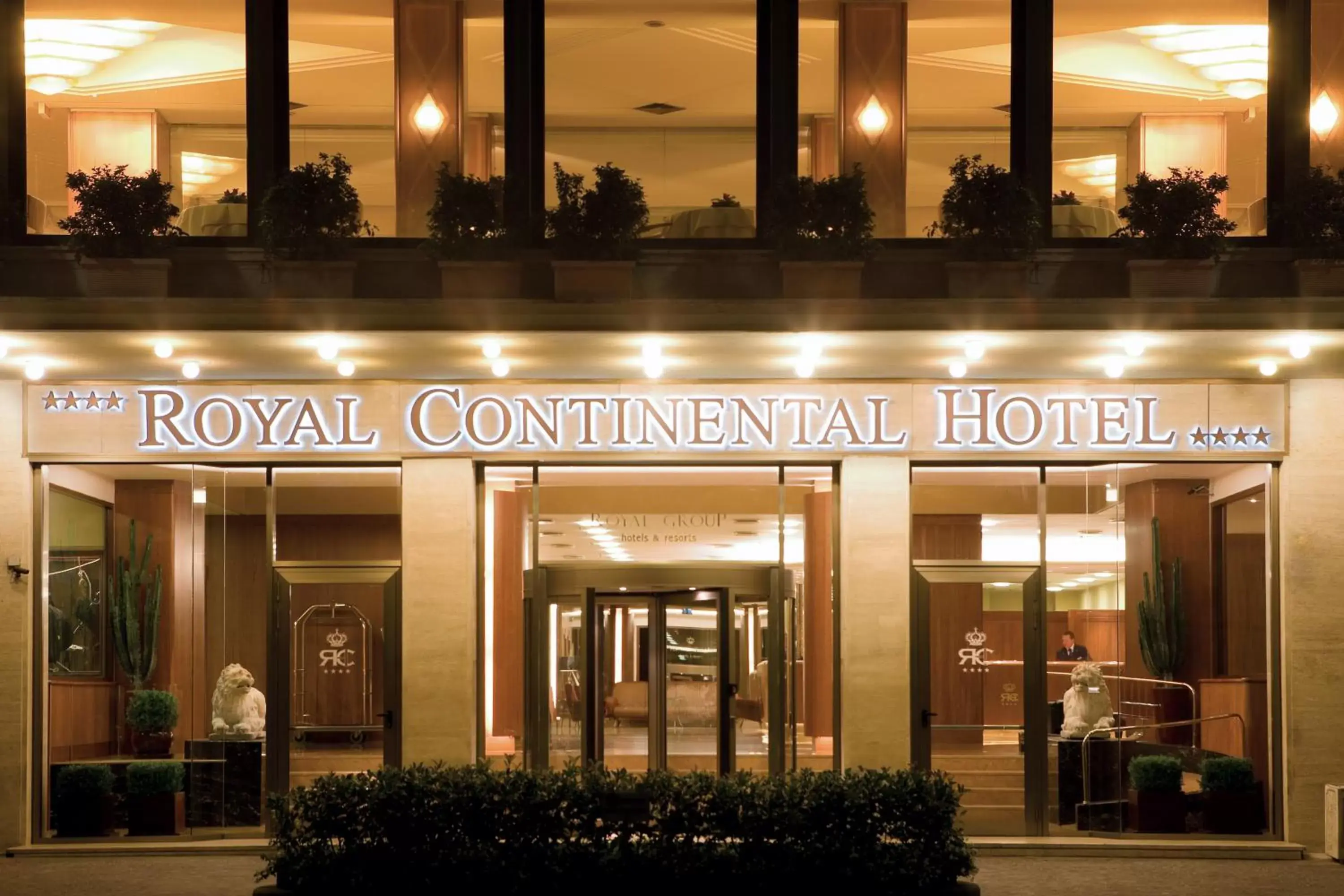 Facade/entrance in Hotel Royal Continental