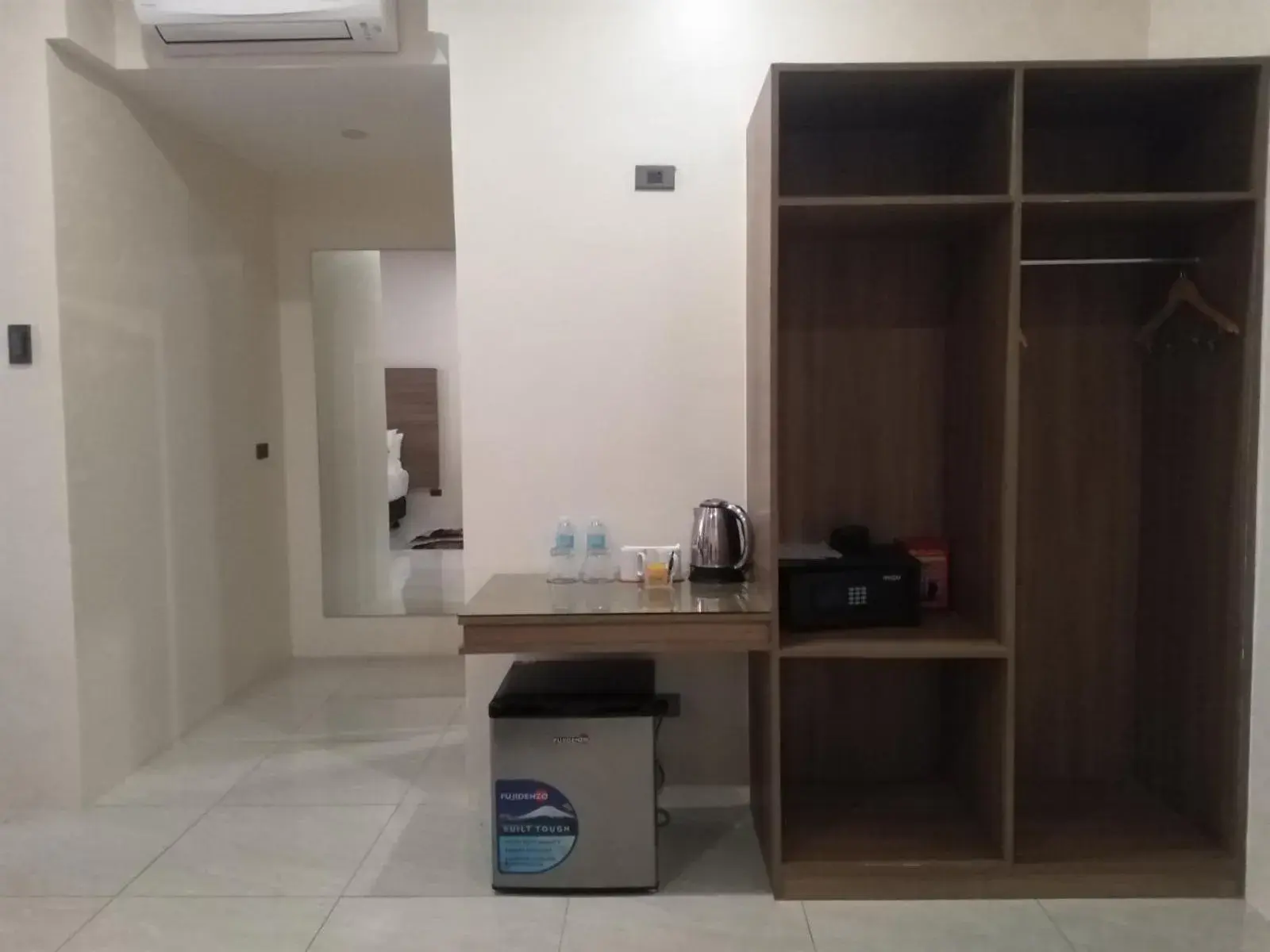 Kitchen/Kitchenette in Eastland Hotel And Residences
