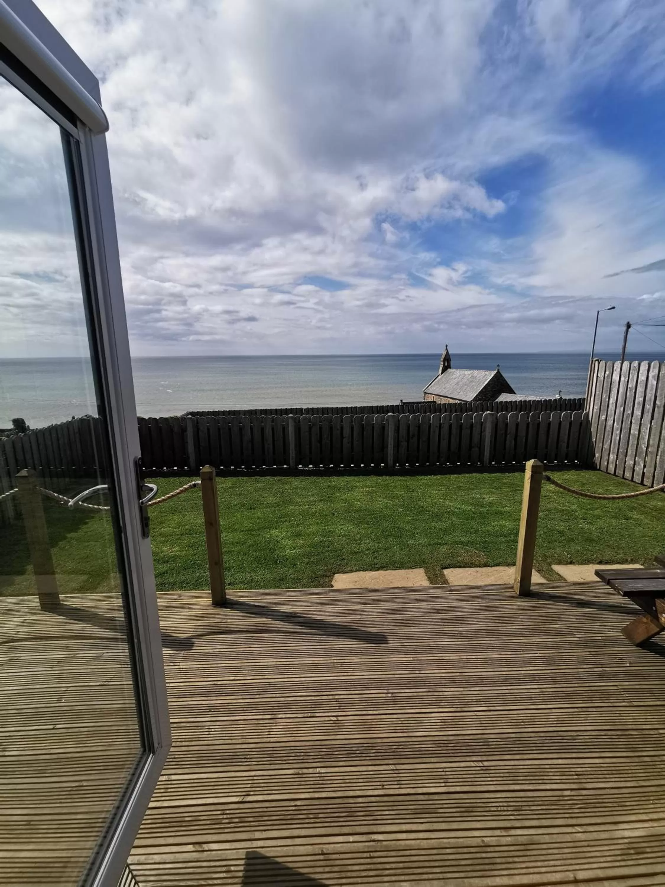 Allibella Shepherds Hut, Amazing Seaview, Private garden, Pet Friendly