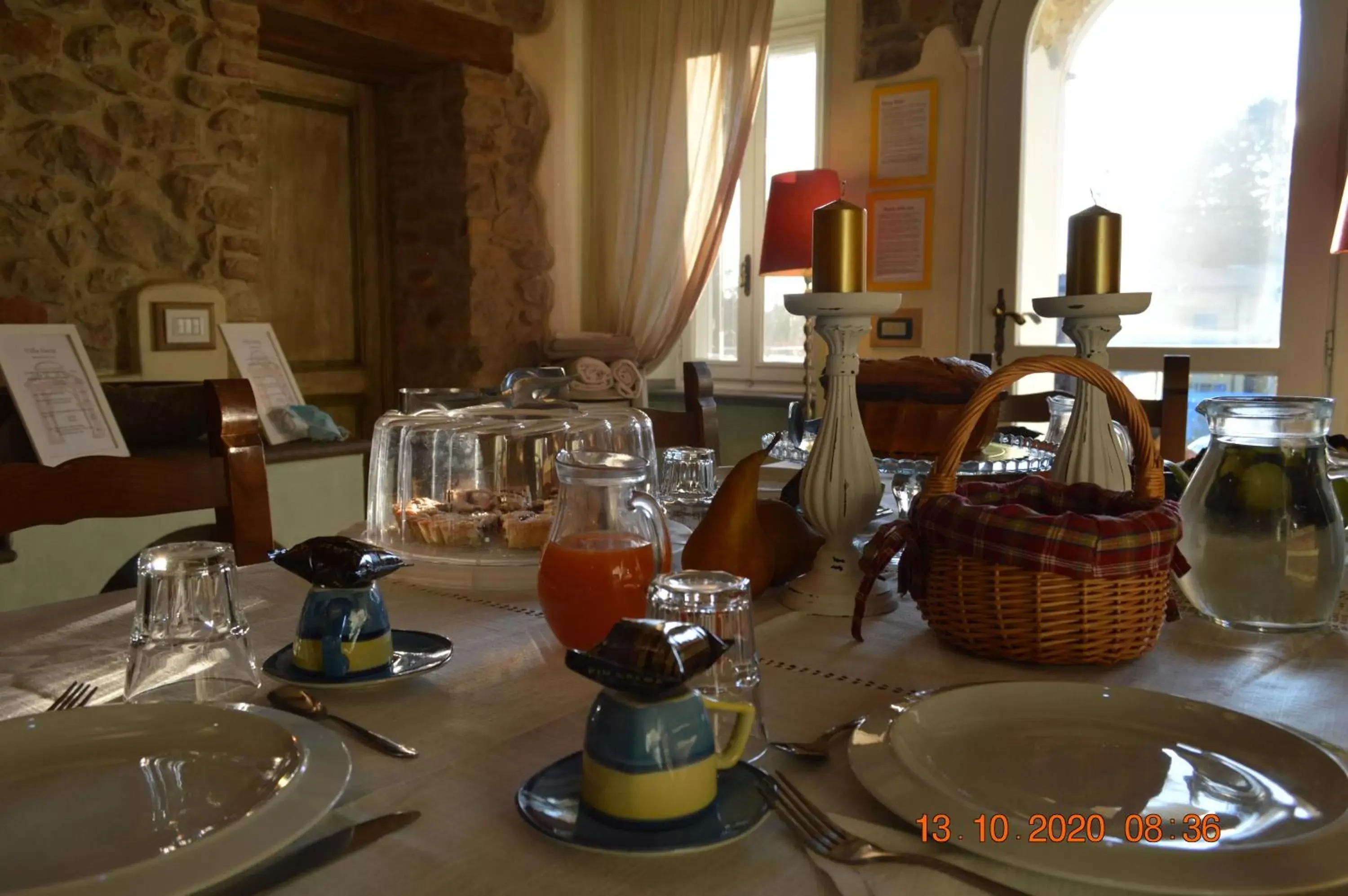 Restaurant/Places to Eat in Villa Dacia