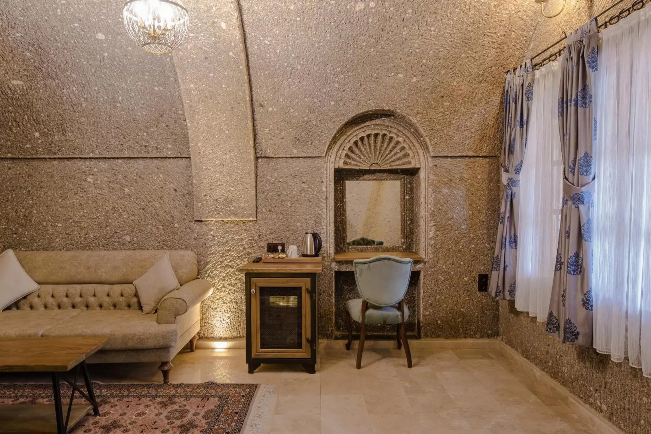 Coffee/tea facilities, Seating Area in Lunar Cappadocia Hotel