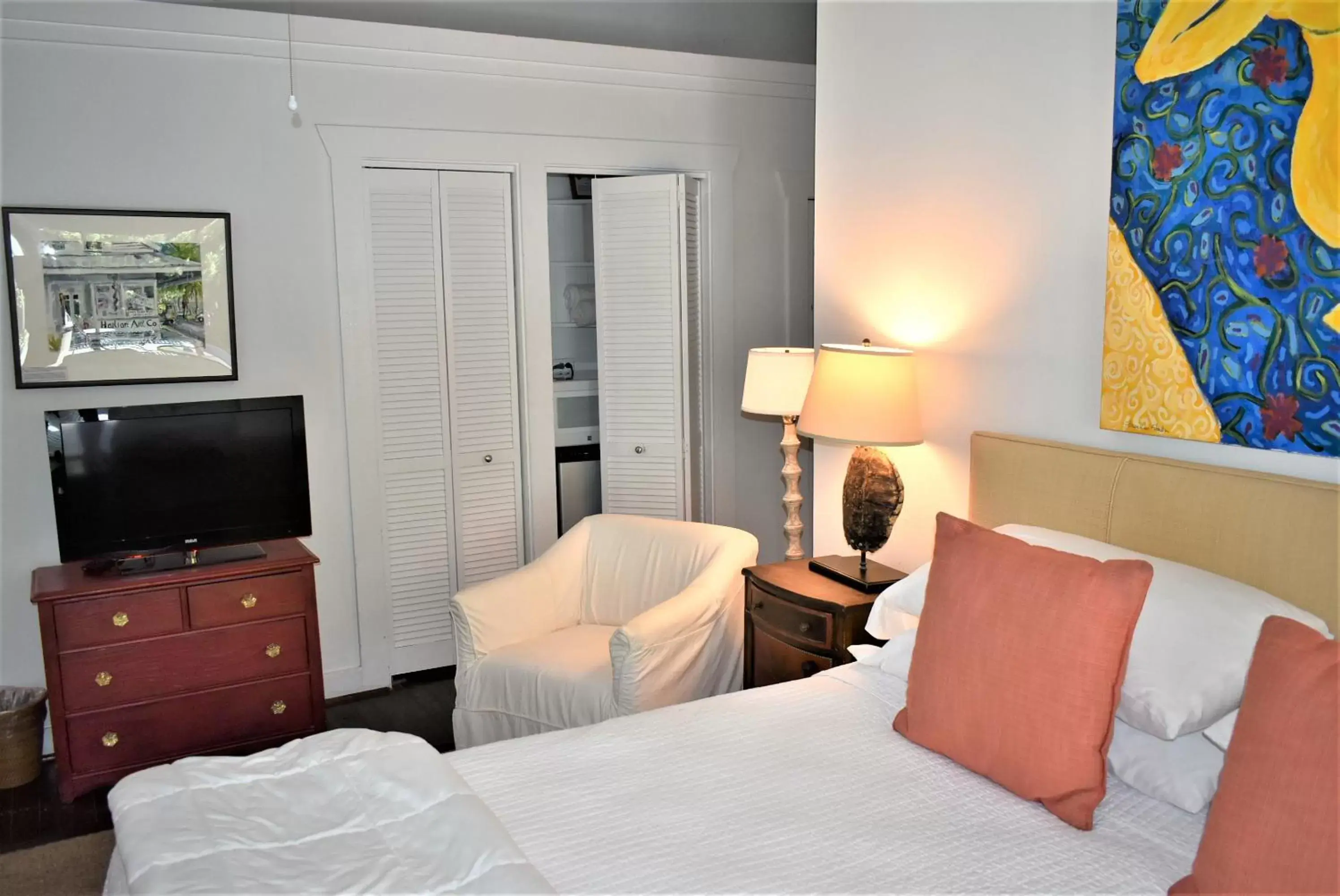 Bedroom, Bed in Simonton Court Historic Inn & Cottages