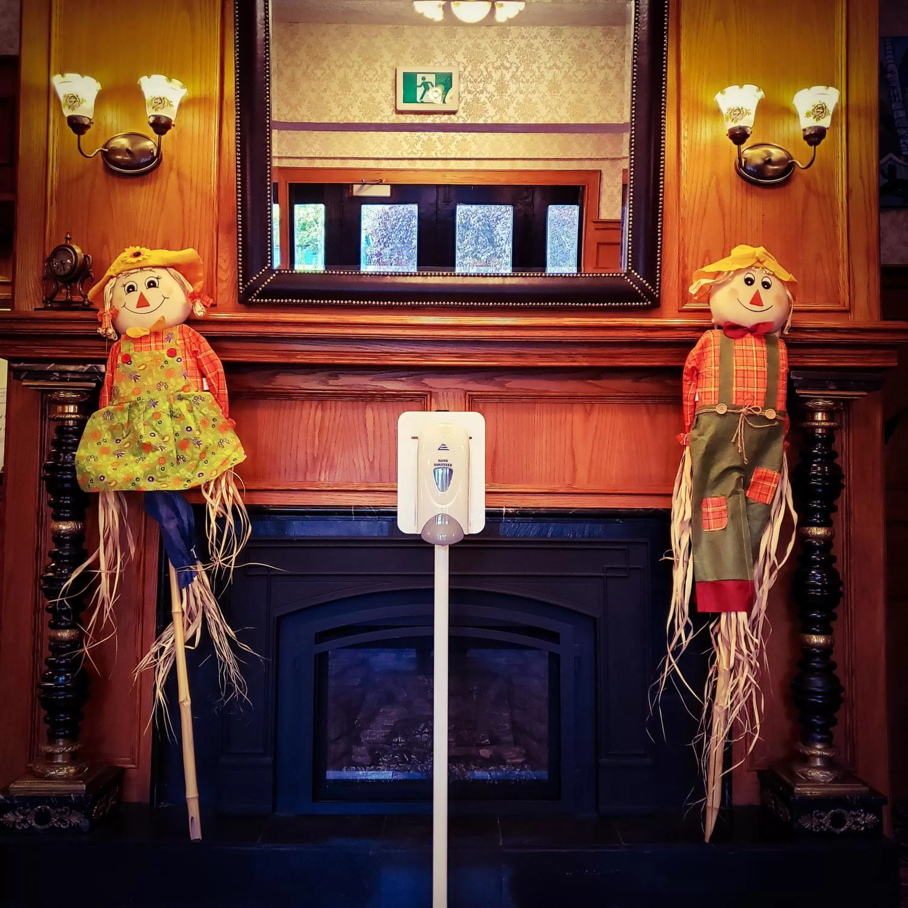 Lobby or reception in James Bay Inn Hotel, Suites & Cottage