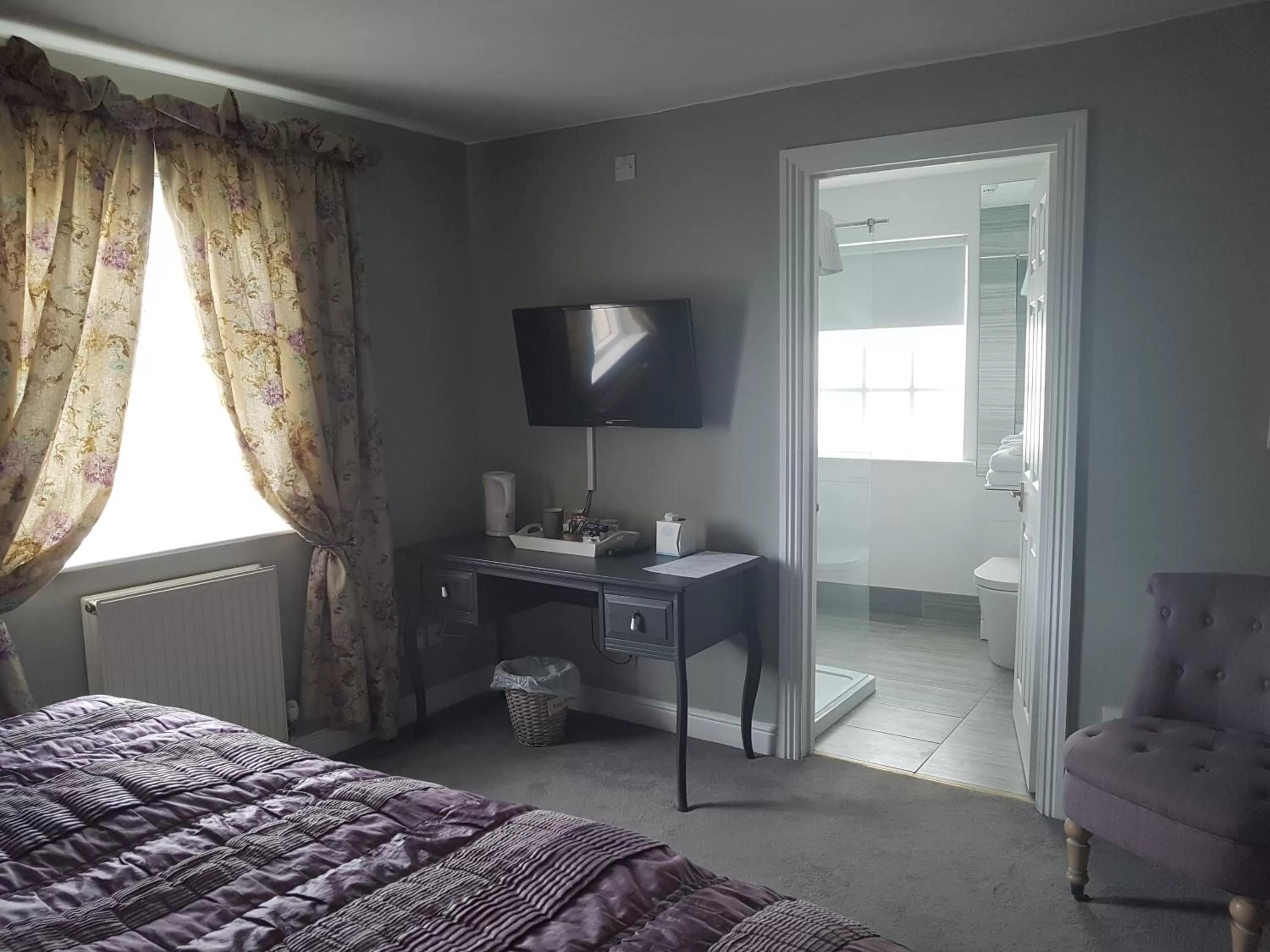 Bedroom, Bed in The Angel Inn