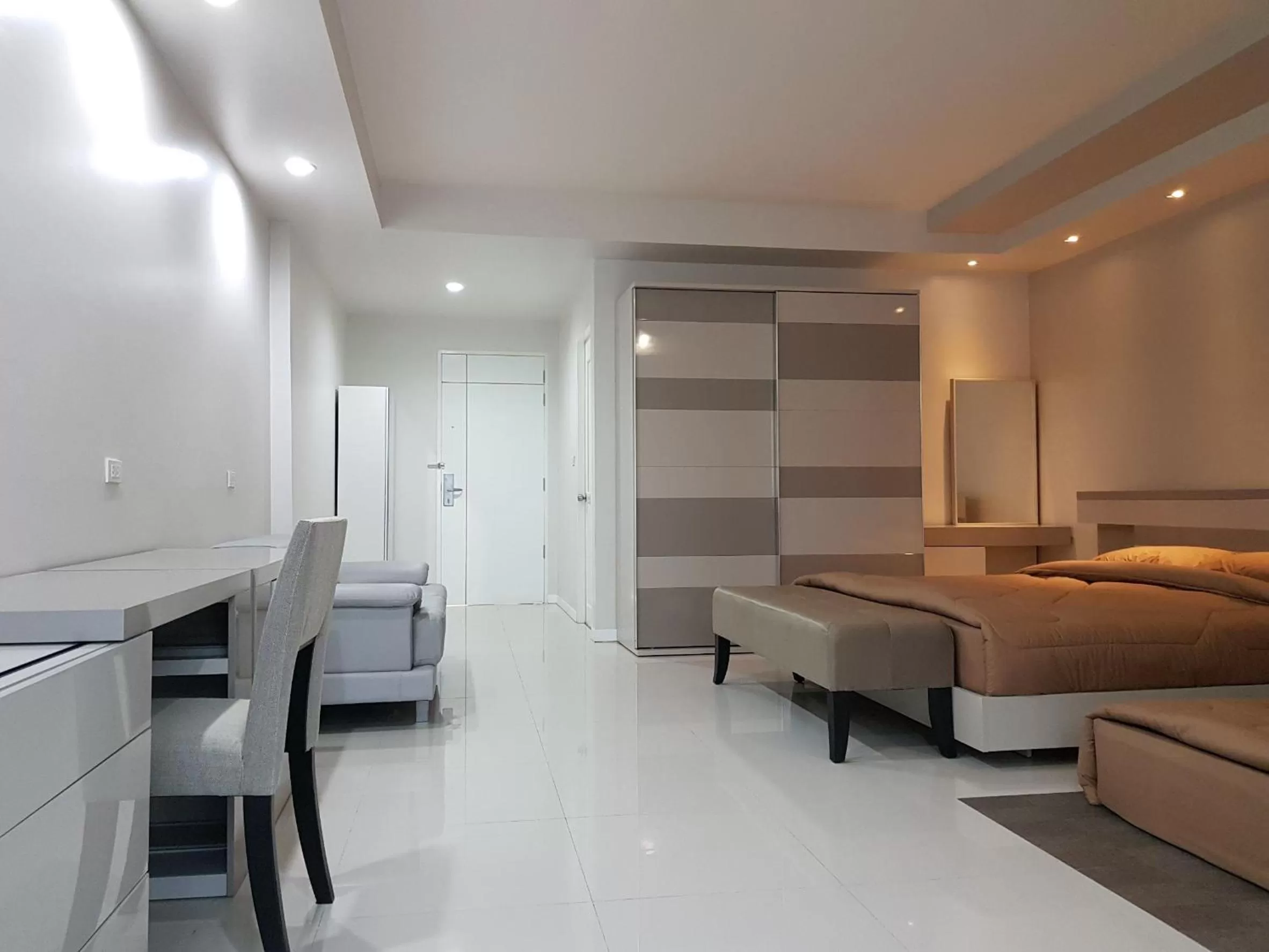 Bed in The Sriracha Residence