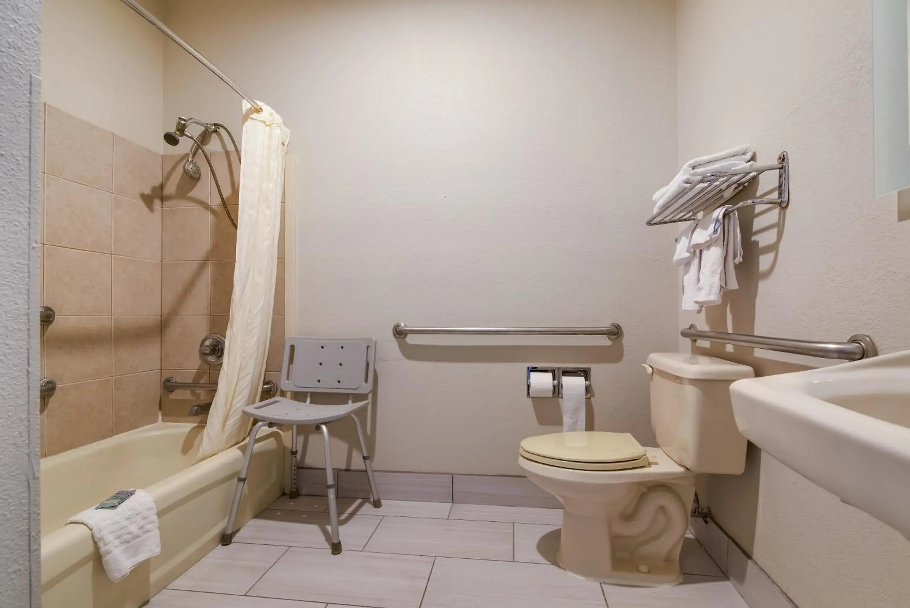 Bathroom in Best Western Topeka Inn & Suites