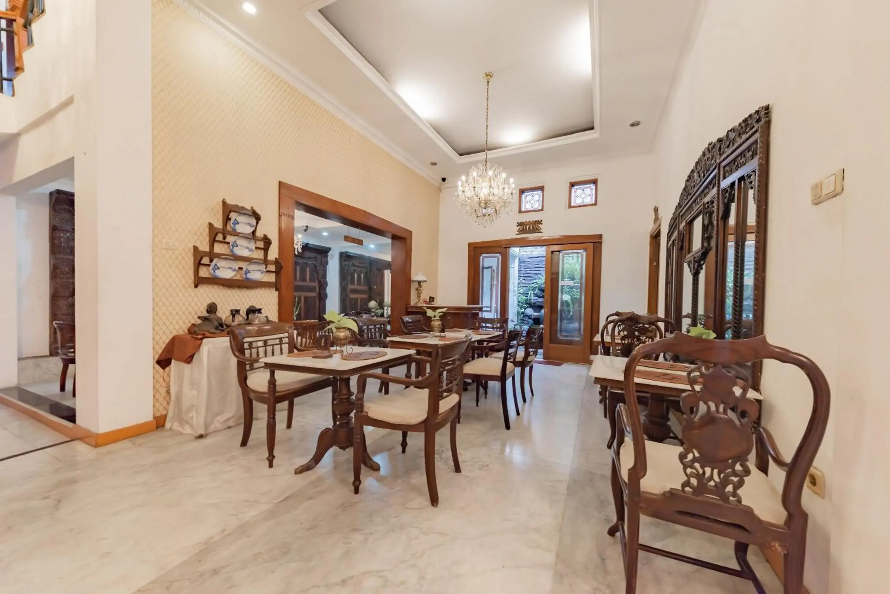 Dining area, Restaurant/Places to Eat in Urbanview De Ethnic Hotel Bandung