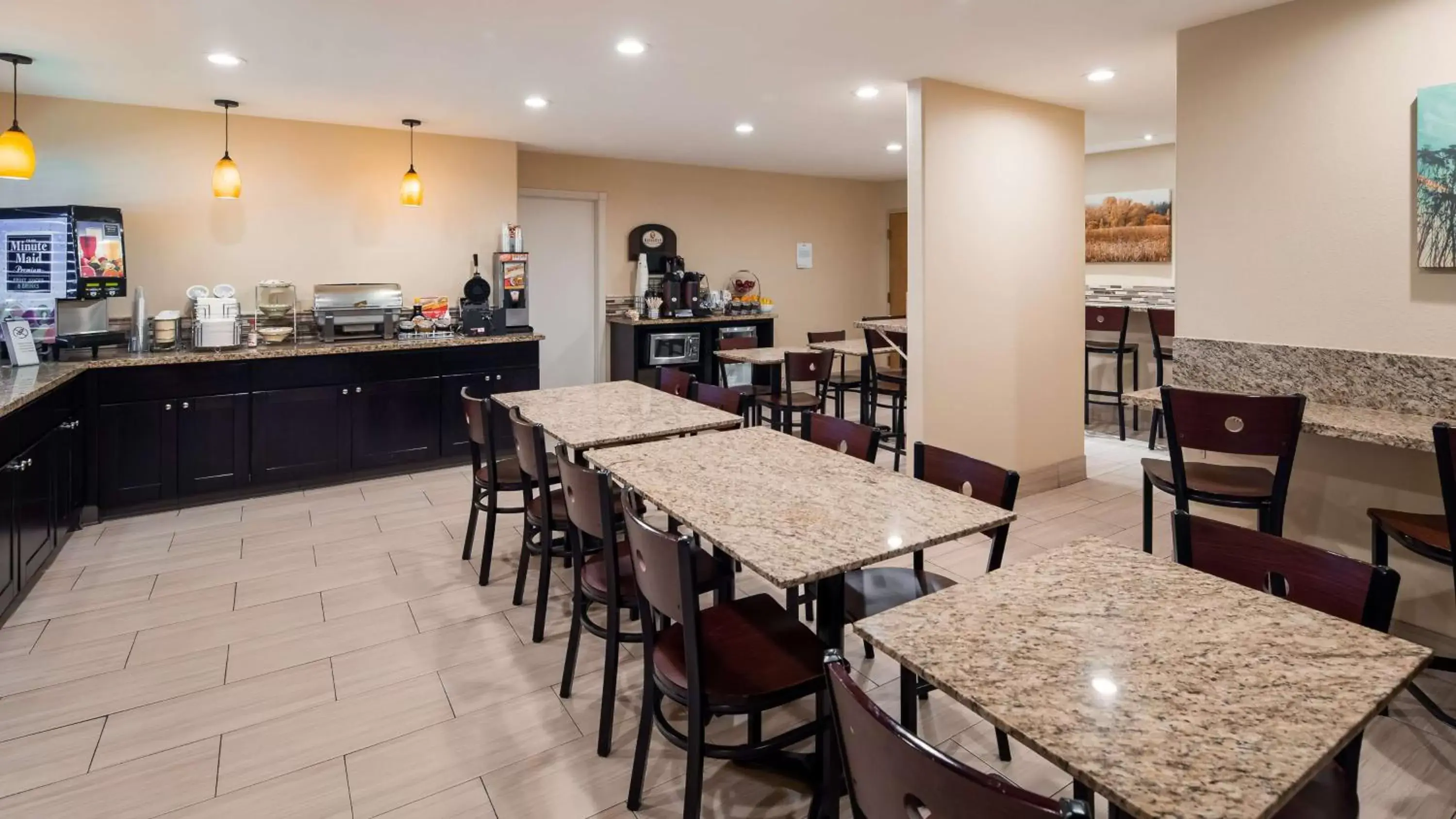 Restaurant/Places to Eat in Best Western PLUS Inn of Hayward