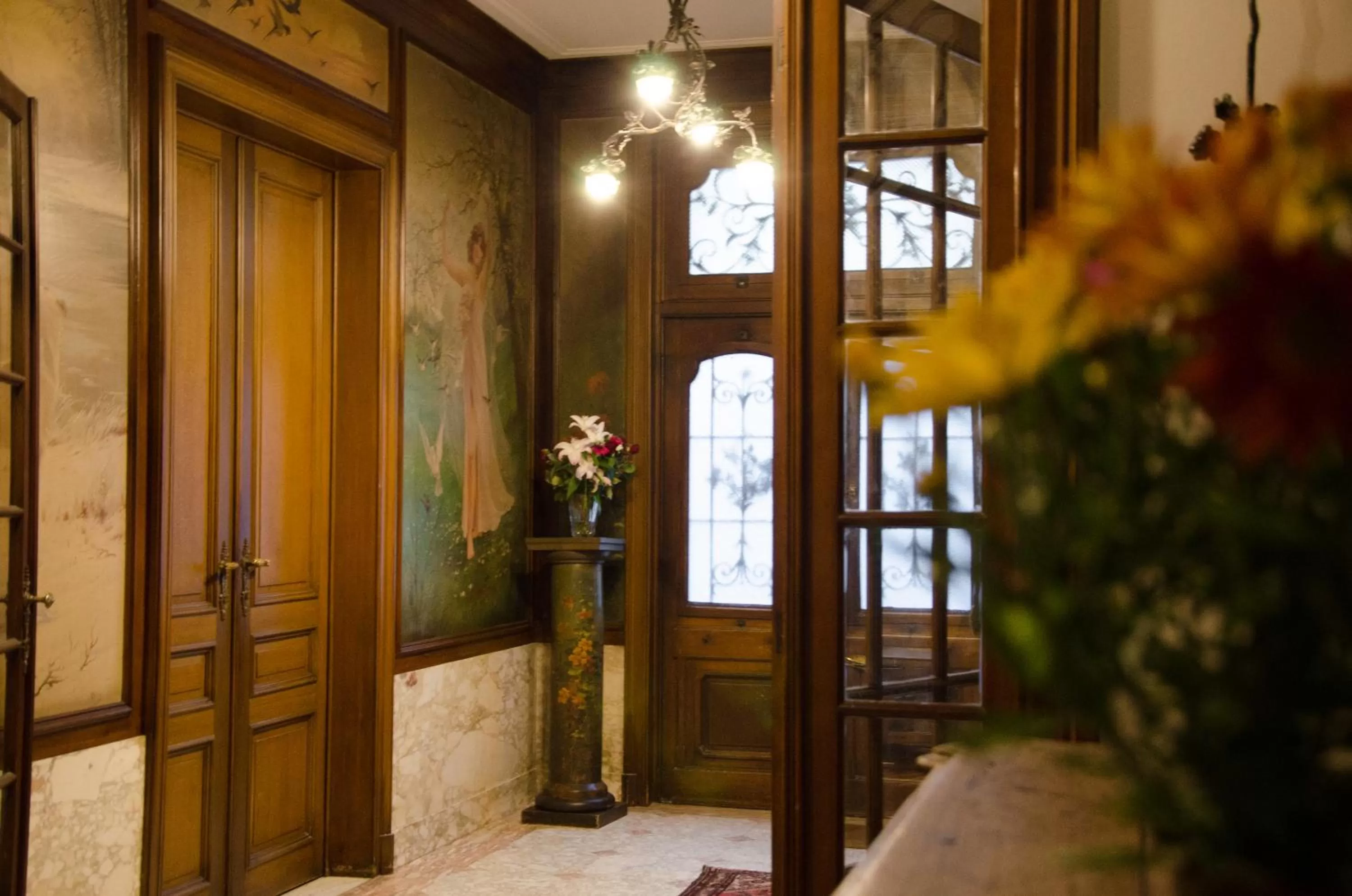 Lobby or reception in Albert Molière