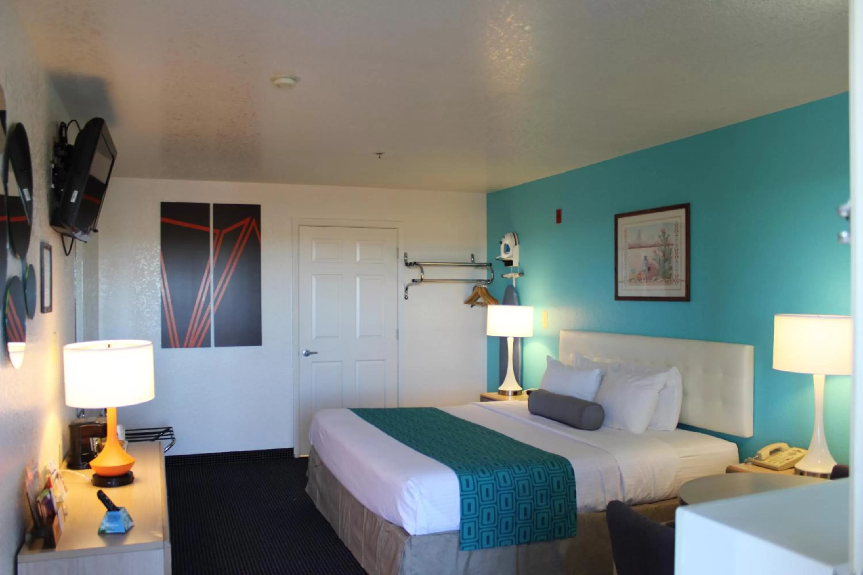 Bed in Howard Johnson by Wyndham Holbrook