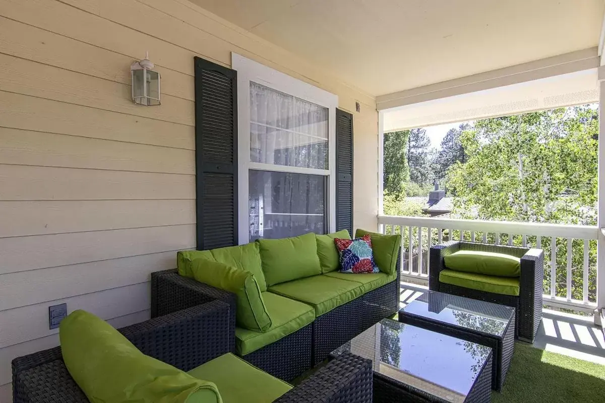 Deluxe King Room in 303 BnB Inn Flagstaff Deluxe King Room in 303 BnB Inn Flagstaff