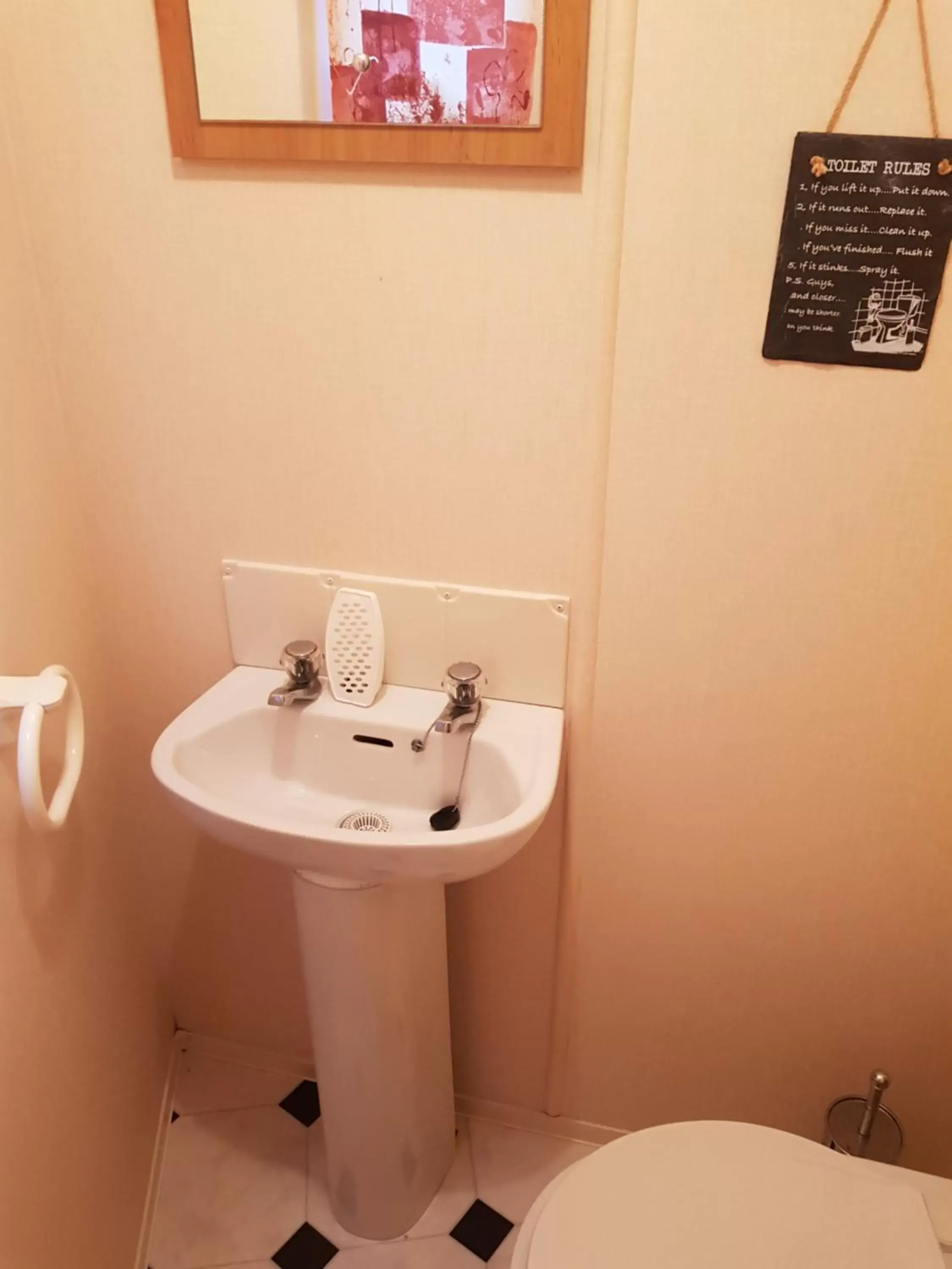 Bathroom in The Jackdaw B&B SELF CATERING STATIC CARAVAN FREE BREAKFAST SUPPLIED