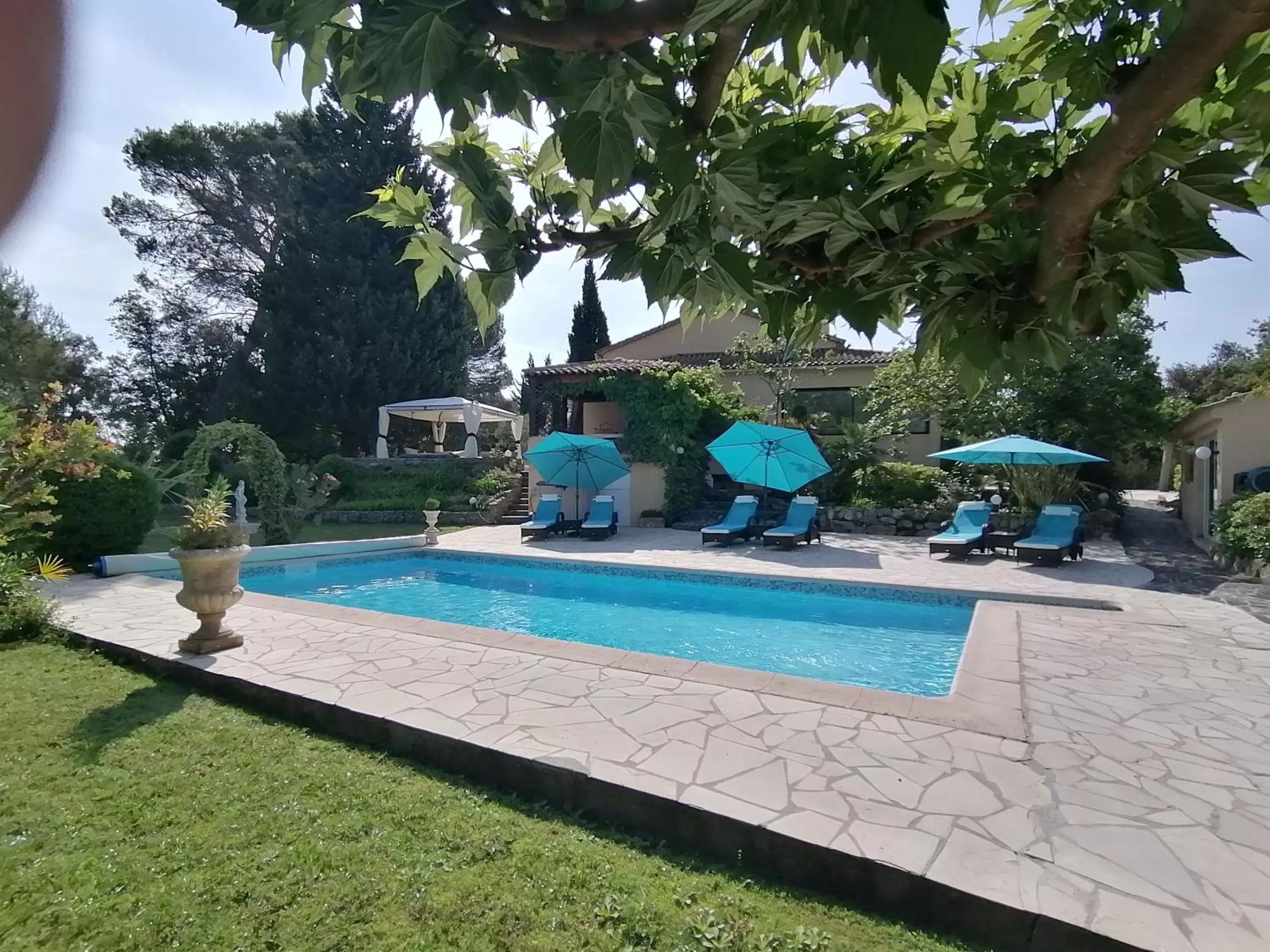 Swimming Pool in Hôtes'Antic Provence