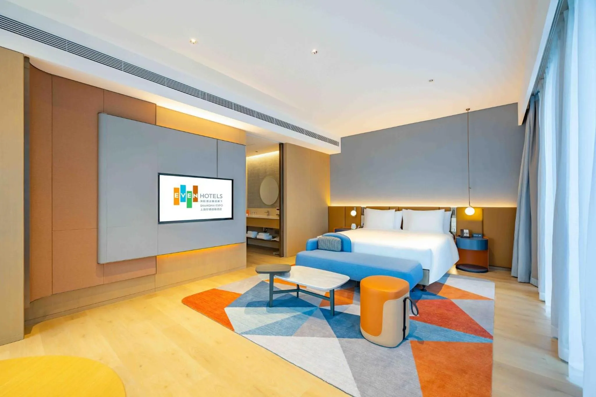 Photo of the whole room, Bed in EVEN Hotels Shanghai Expo by IHG