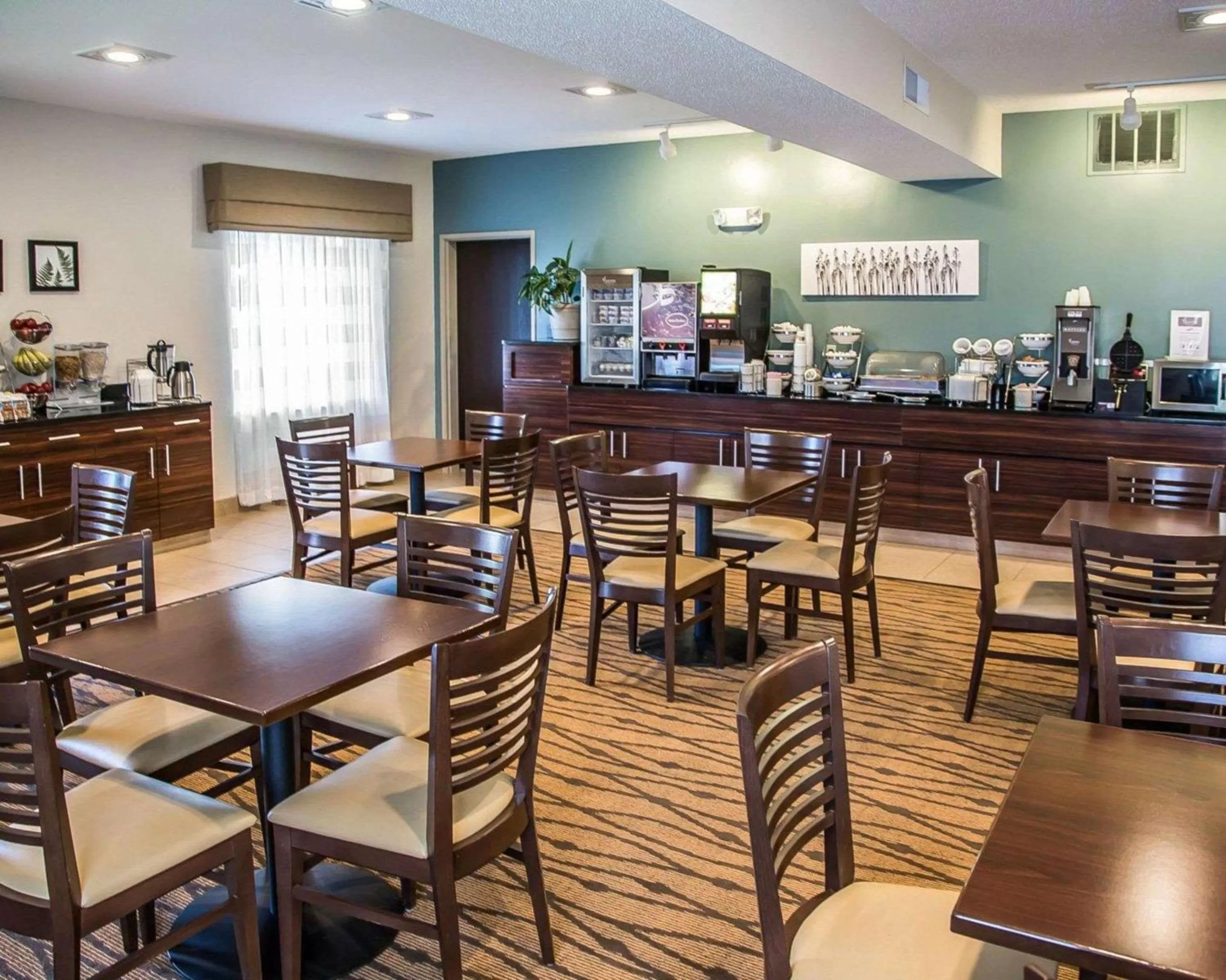 Restaurant/places to eat in Sleep Inn & Suites Davenport - Quad Cities