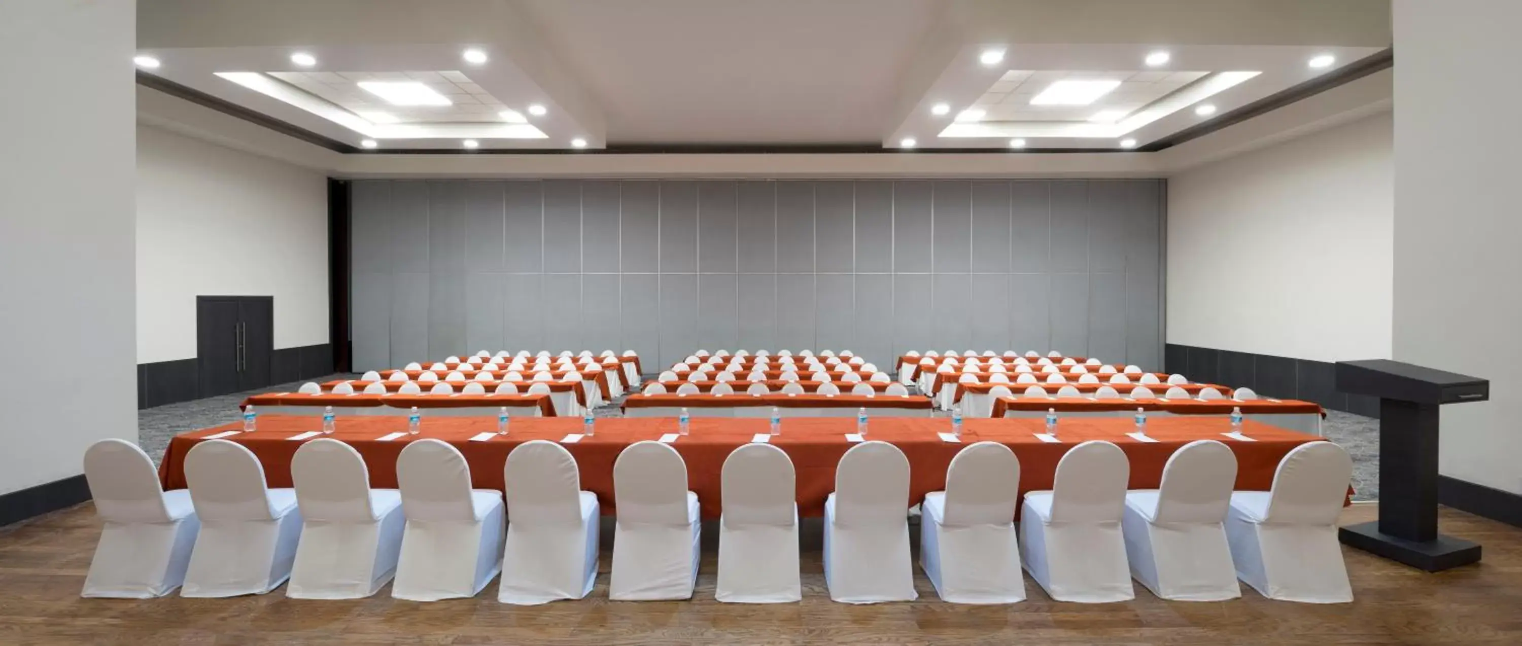 Meeting/conference room in Real Inn Tijuana by Camino Real Hotels