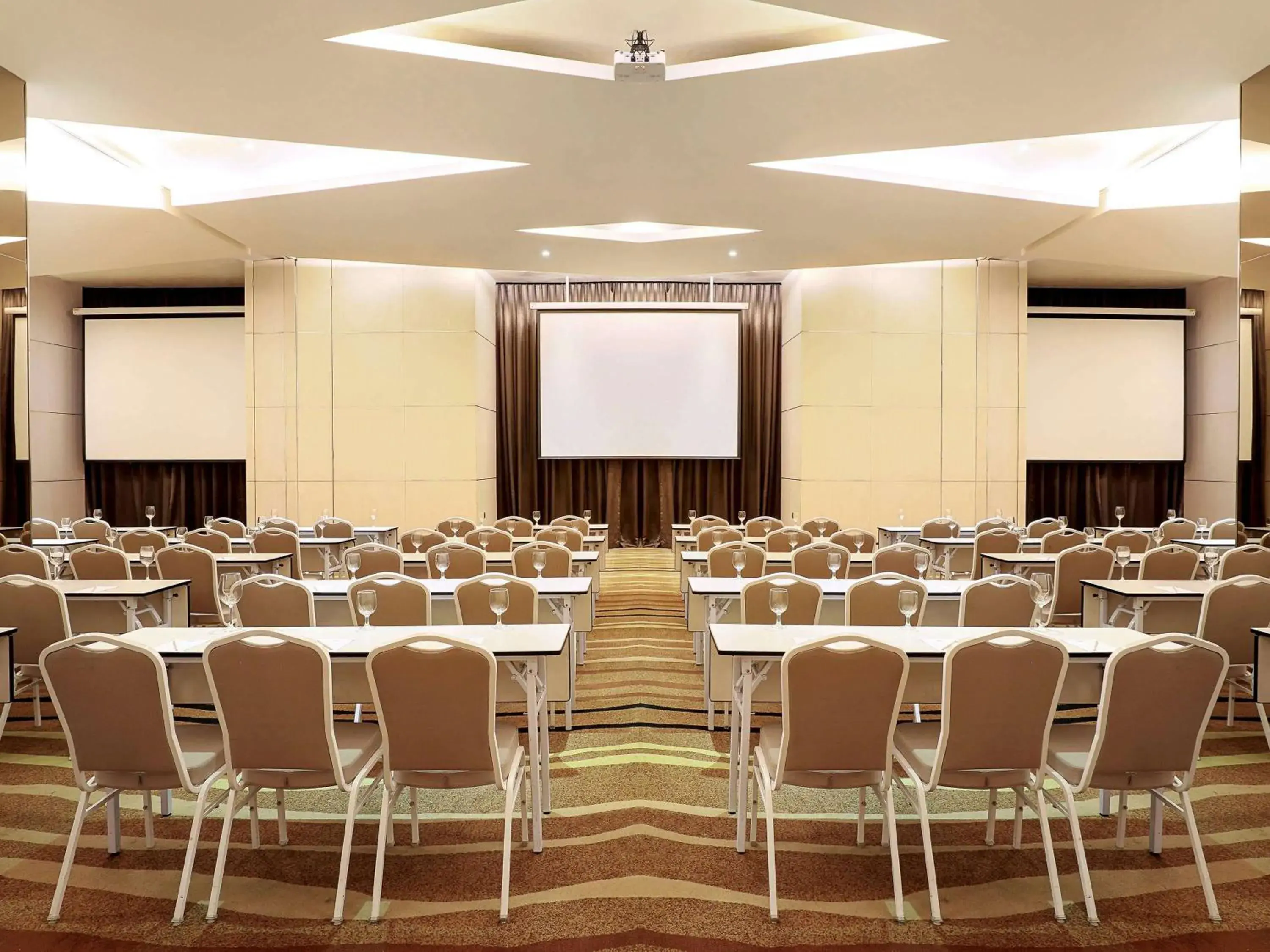 Meeting/conference room in ibis Styles Jakarta Gajah Mada