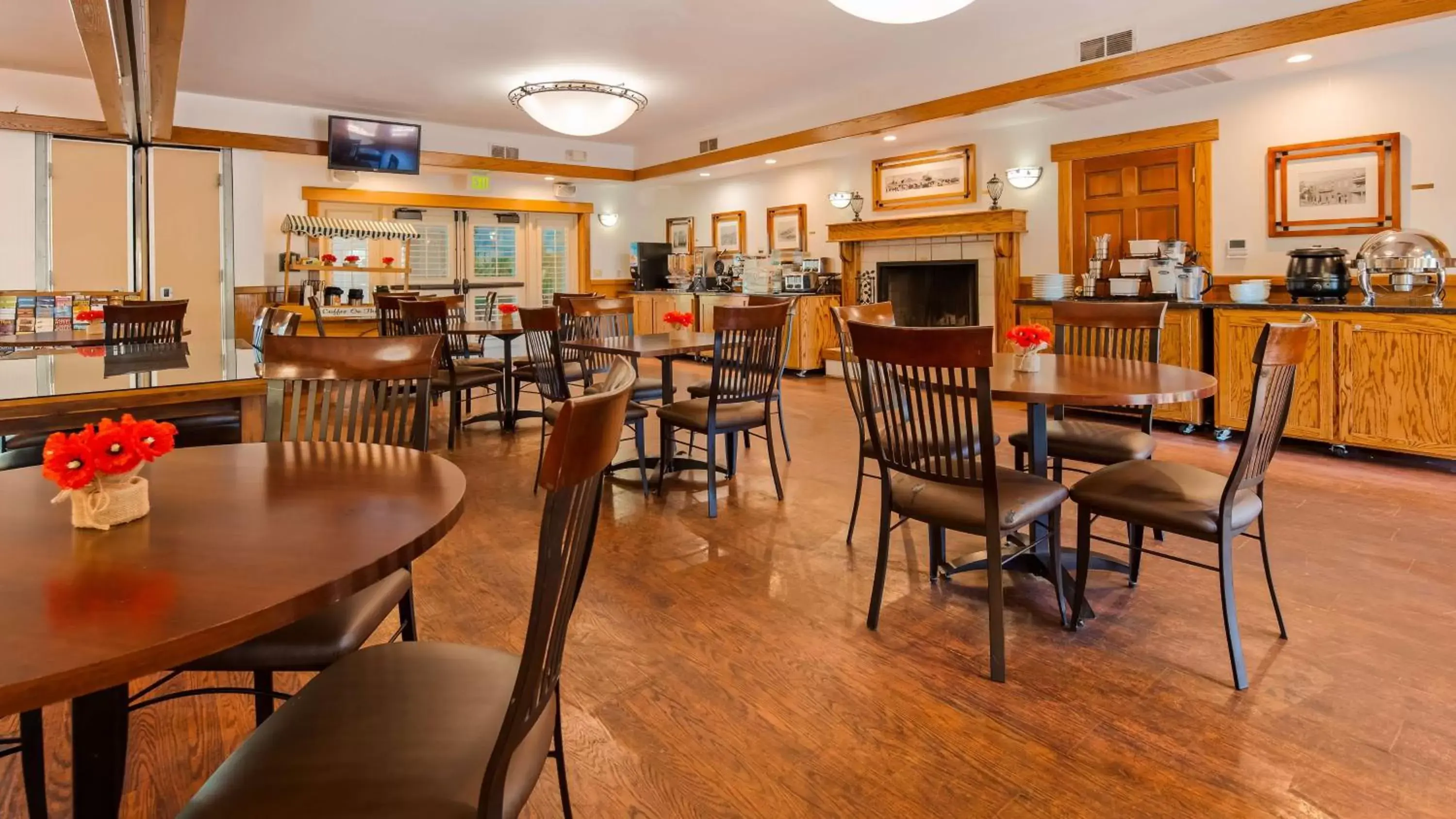 Restaurant/Places to Eat in Best Western Sonoma Valley Inn & Krug Event Center