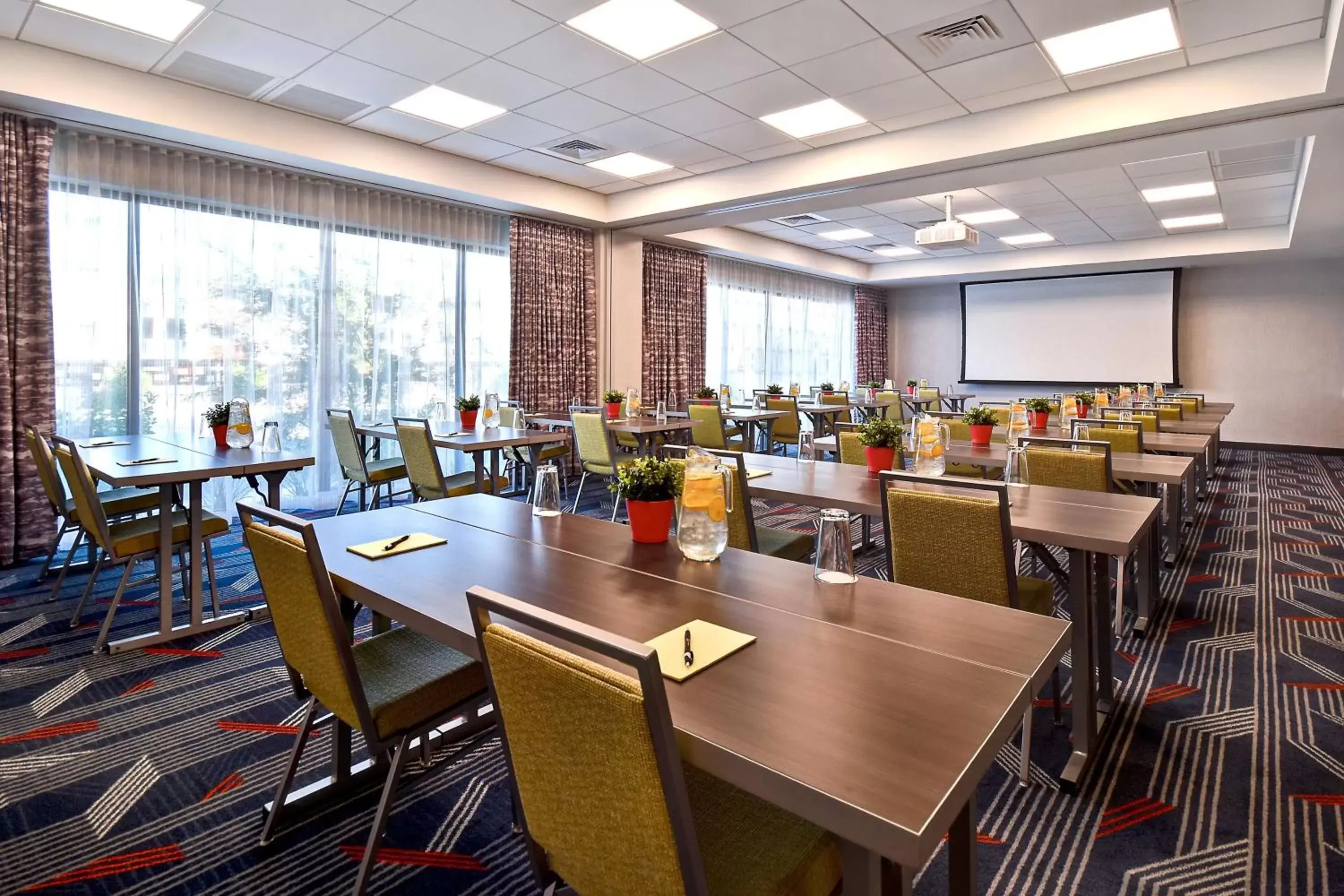 Meeting/conference room, Restaurant/Places to Eat in Hampton Inn & Suites Las Vegas Convention Center - No Resort Fee