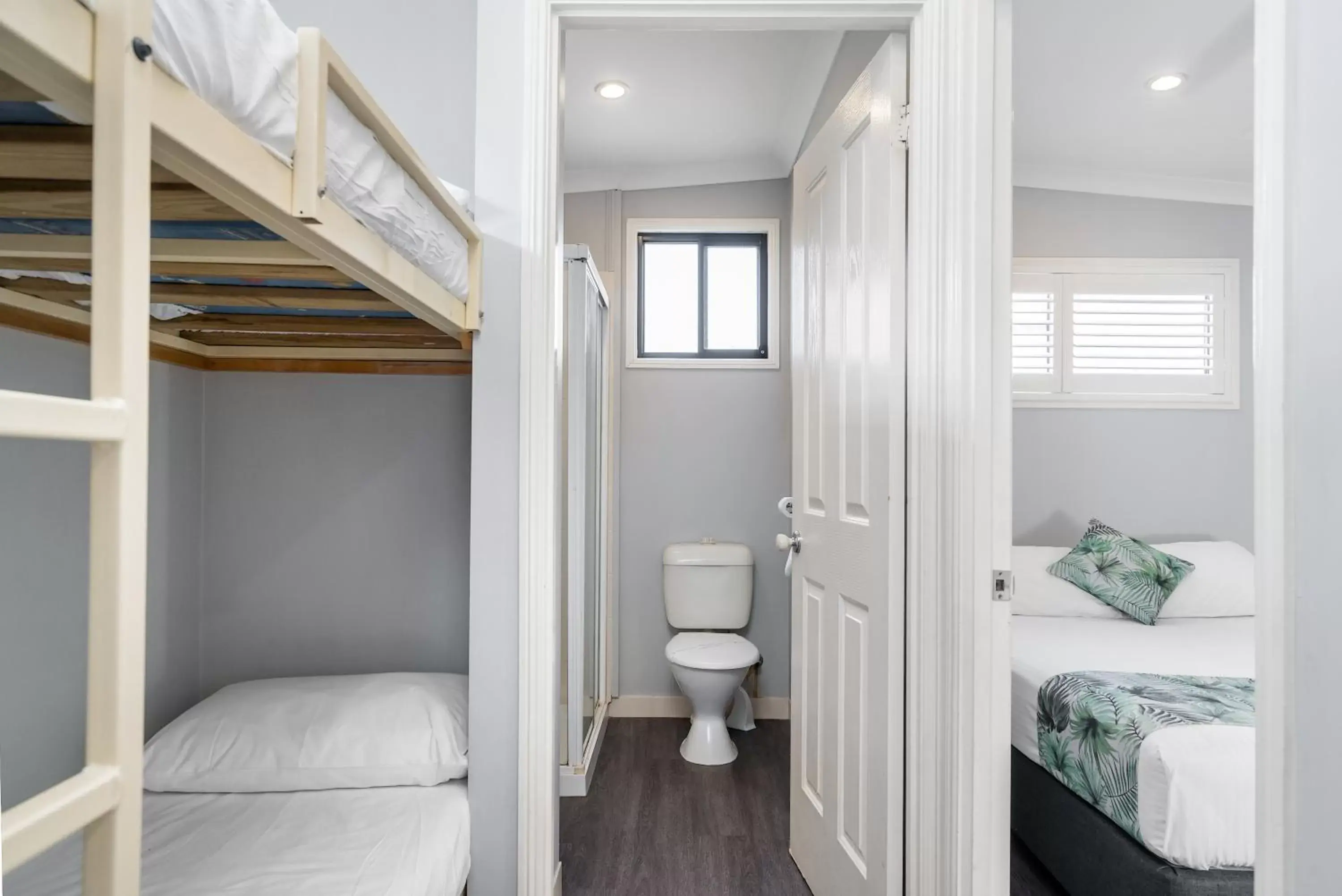 Bathroom, Bunk Bed in Ballina Beach Nature Resort