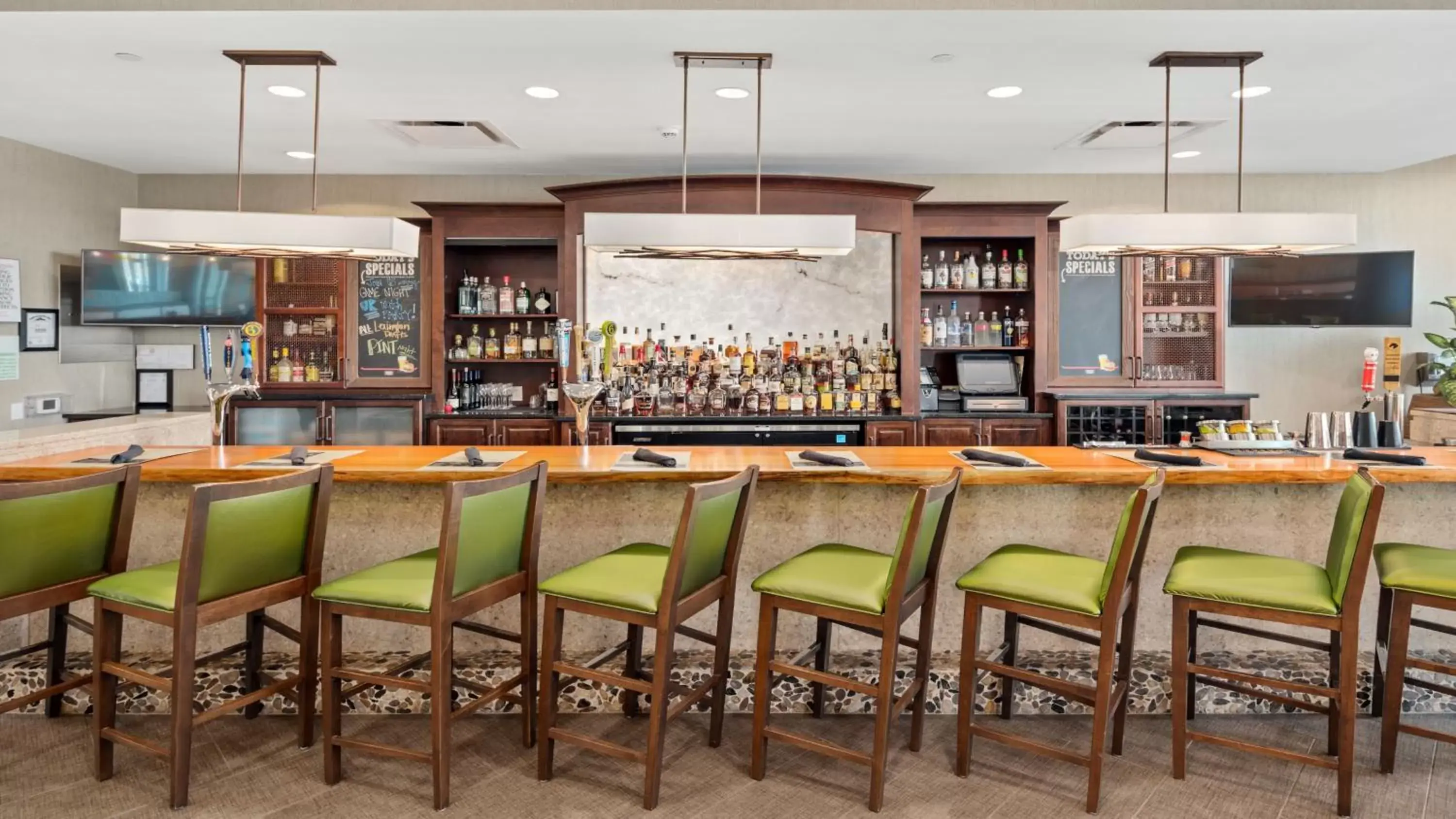 Lounge or bar, Lounge/Bar in Holiday Inn Owensboro Riverfront, an IHG Hotel