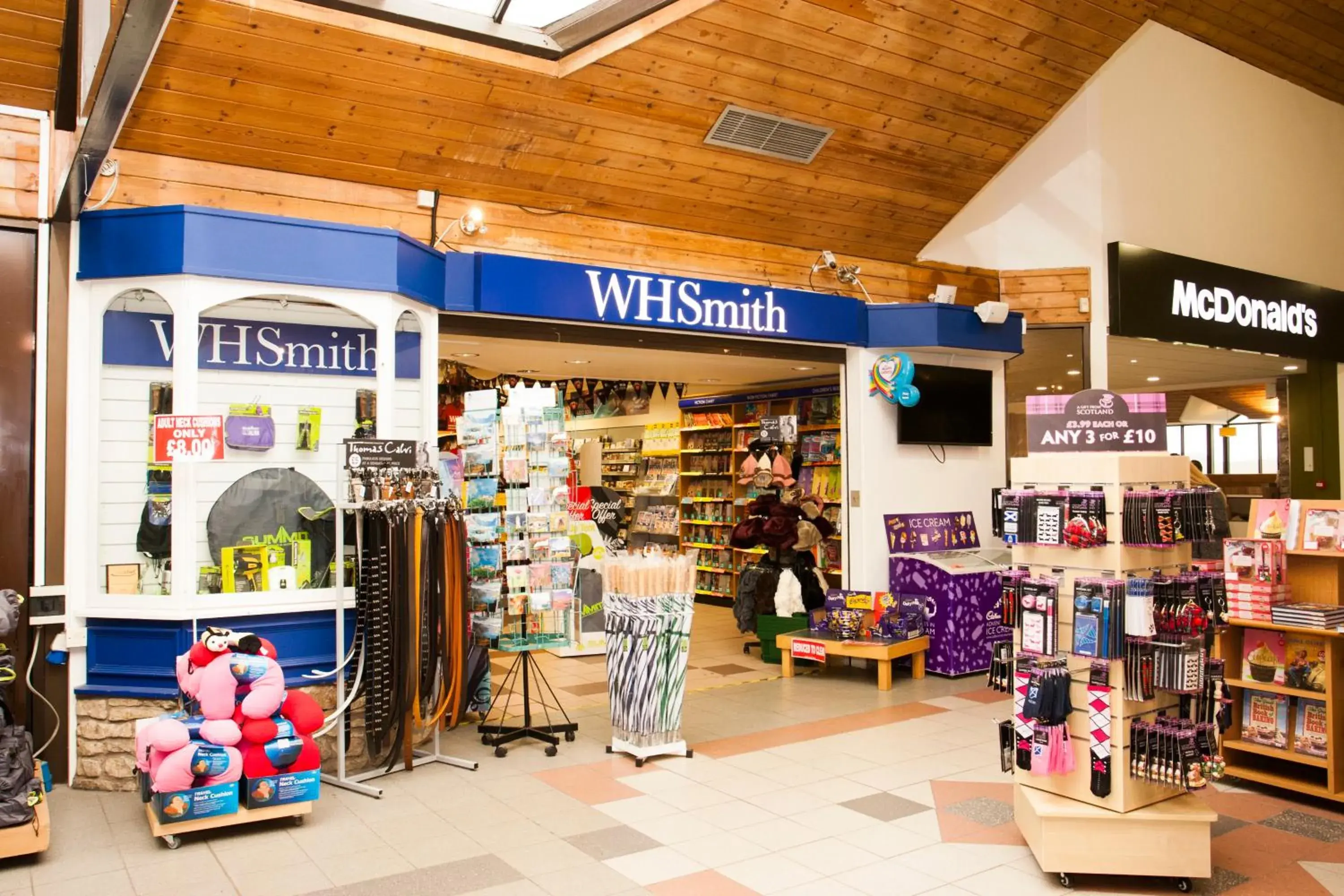 Shopping Area in Days Inn Kendal - Killington Lake