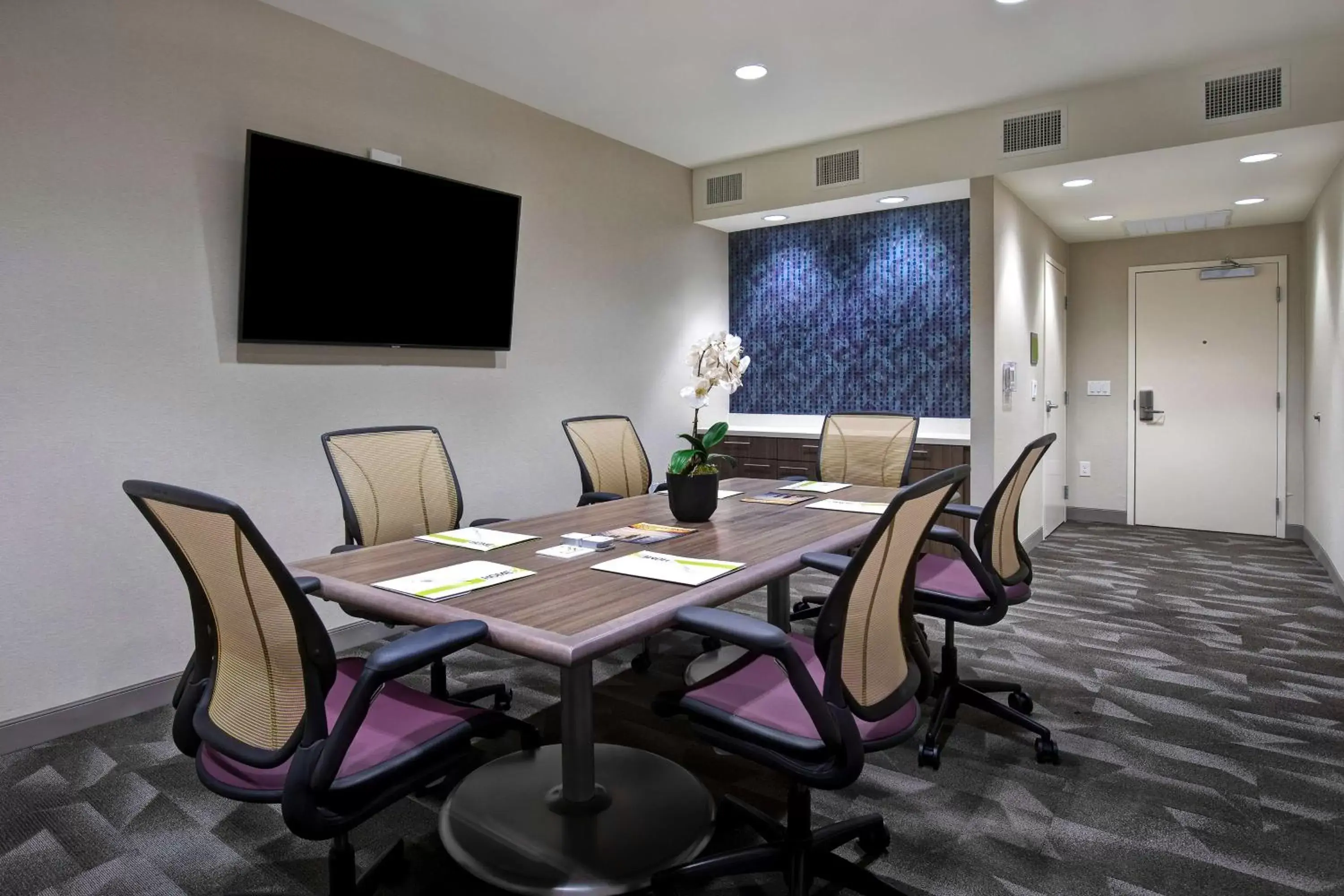 Meeting/conference room in Home2 Suites By Hilton Lewisville Dallas