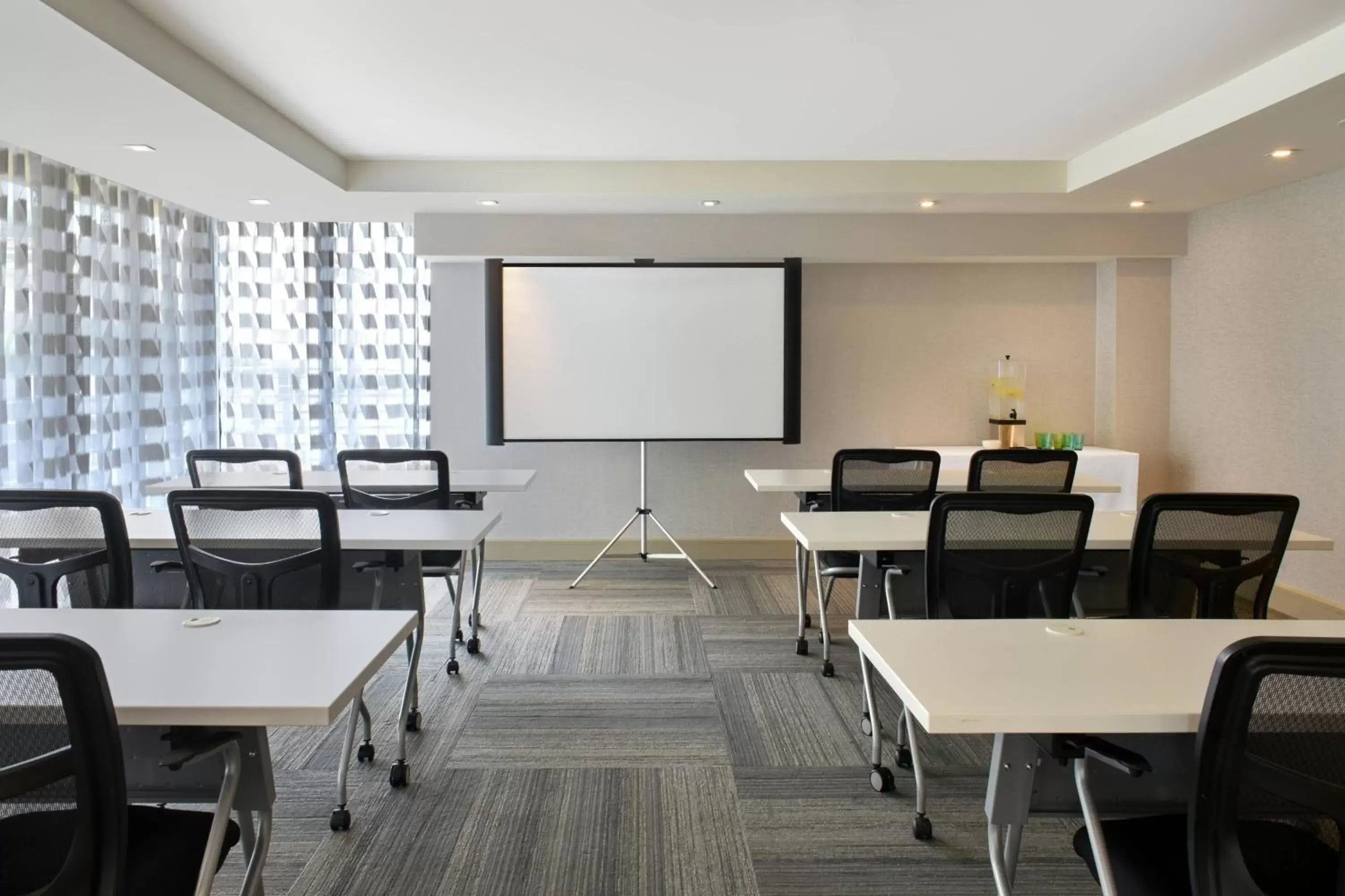 Meeting/conference room in Four Points by Sheraton Coral Gables