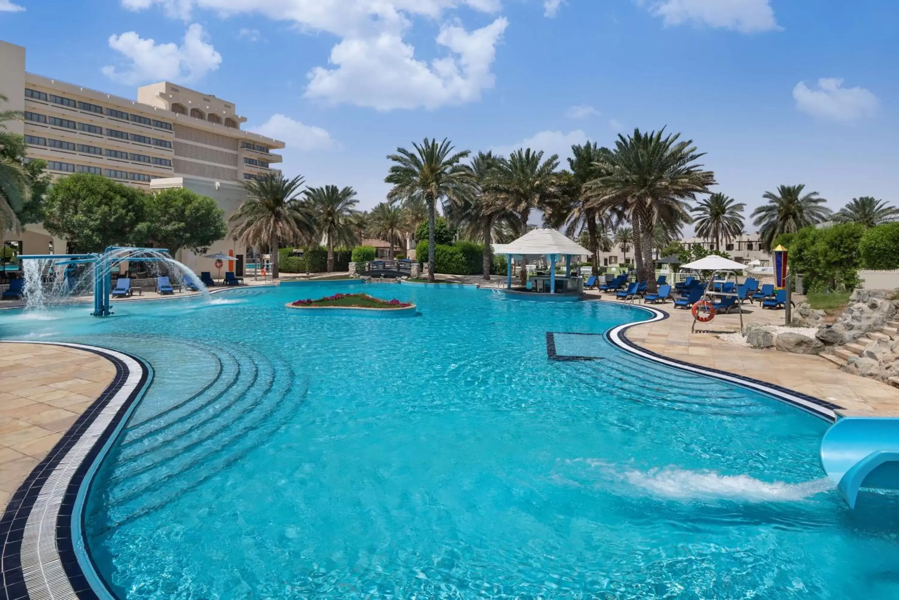 Pool view, Swimming Pool in Radisson Blu Hotel & Resort, Al Ain