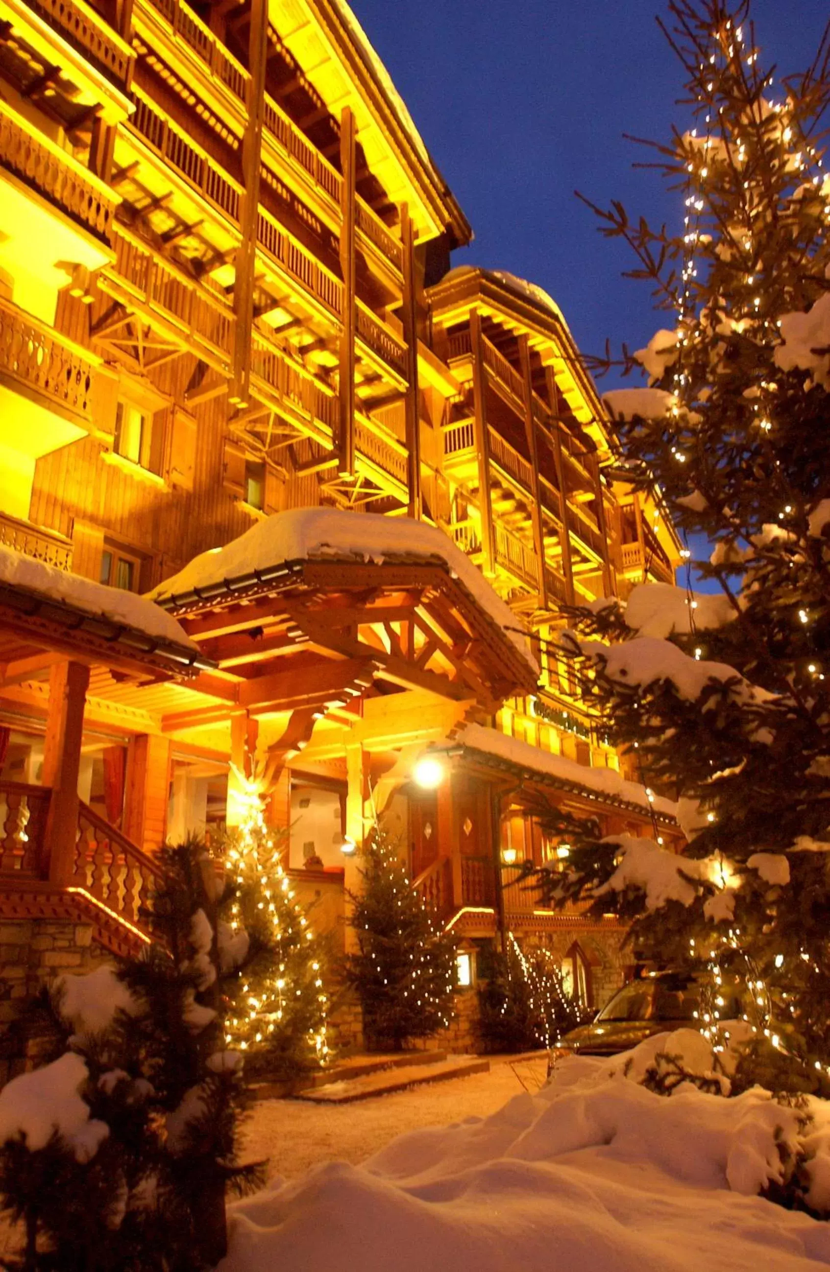 Facade/entrance, Property Building in Hotel Tsanteleina