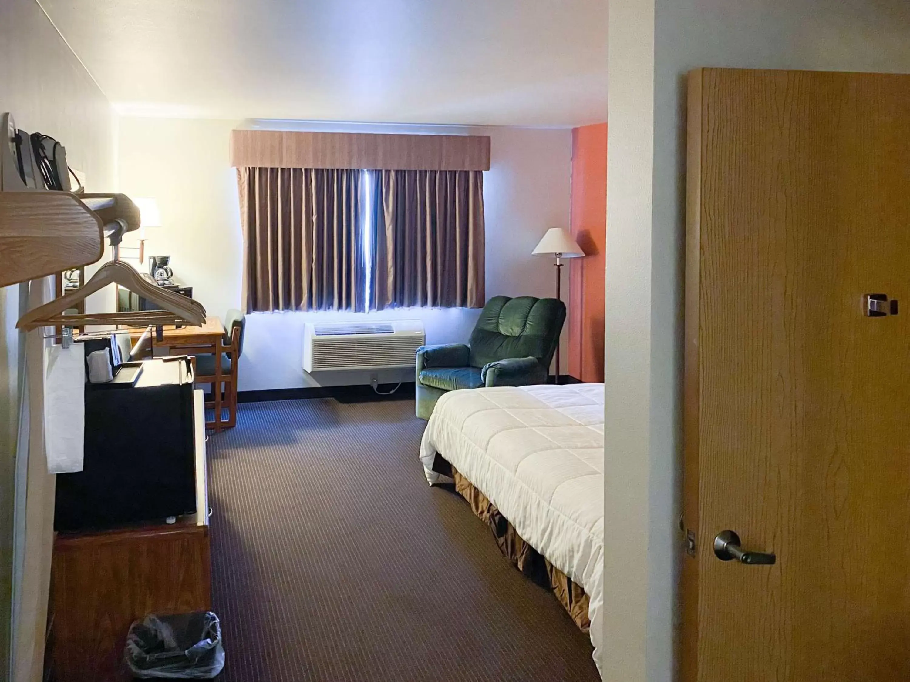 Bedroom in Motel 6 Norway, MI