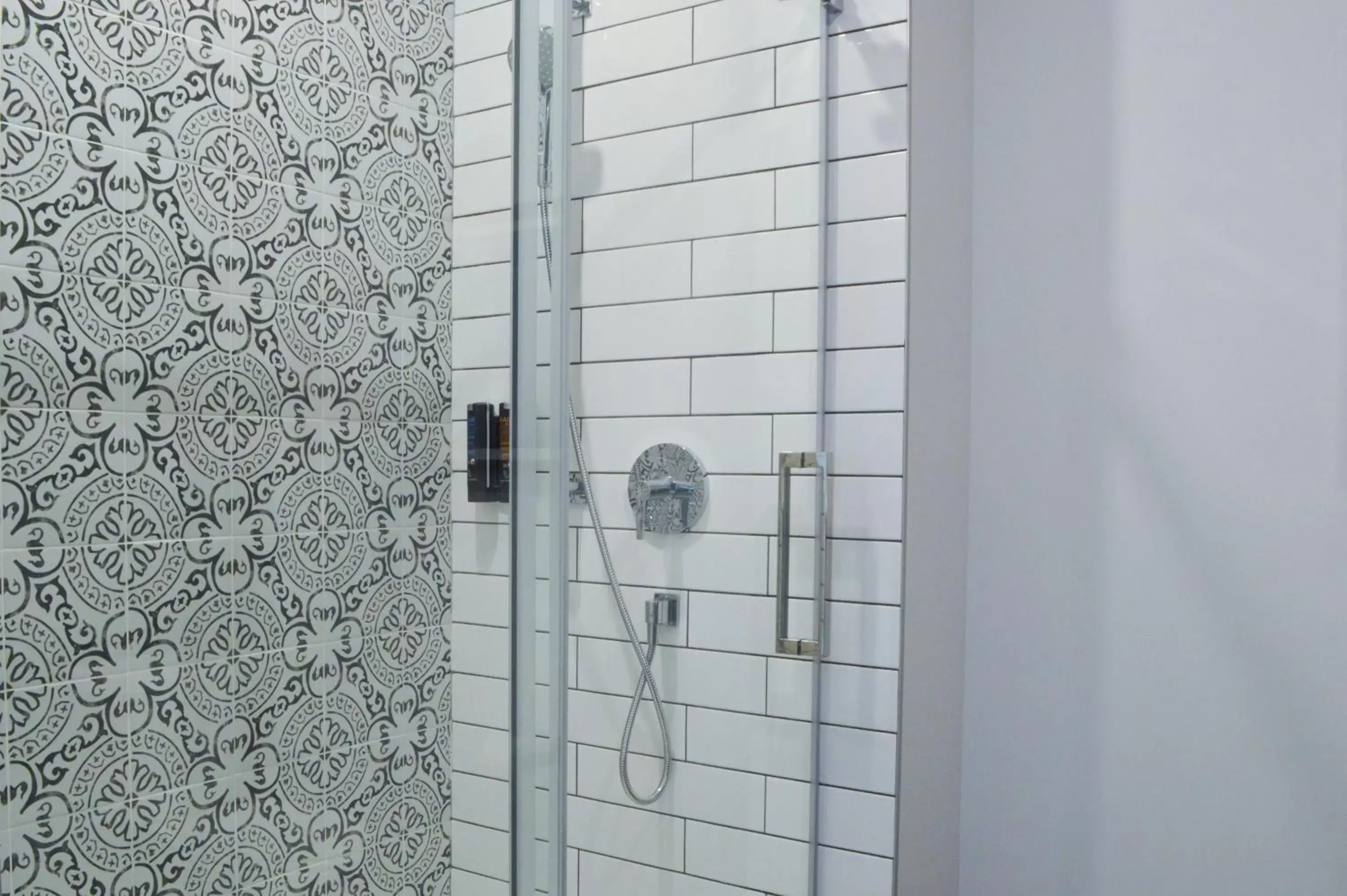 Shower, Bathroom in Cannery Lofts Niagara