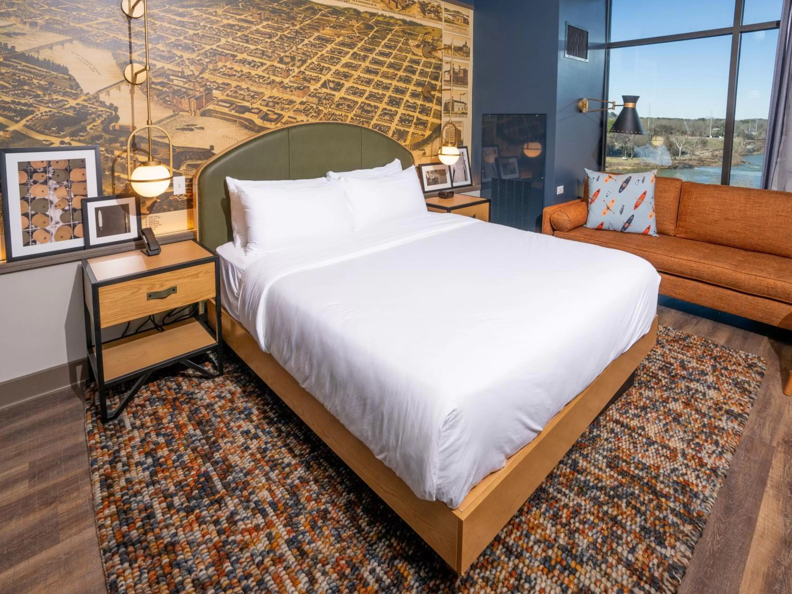 Photo of the whole room, Bed in Hotel Indigo - Columbus at Riverfront Place by IHG