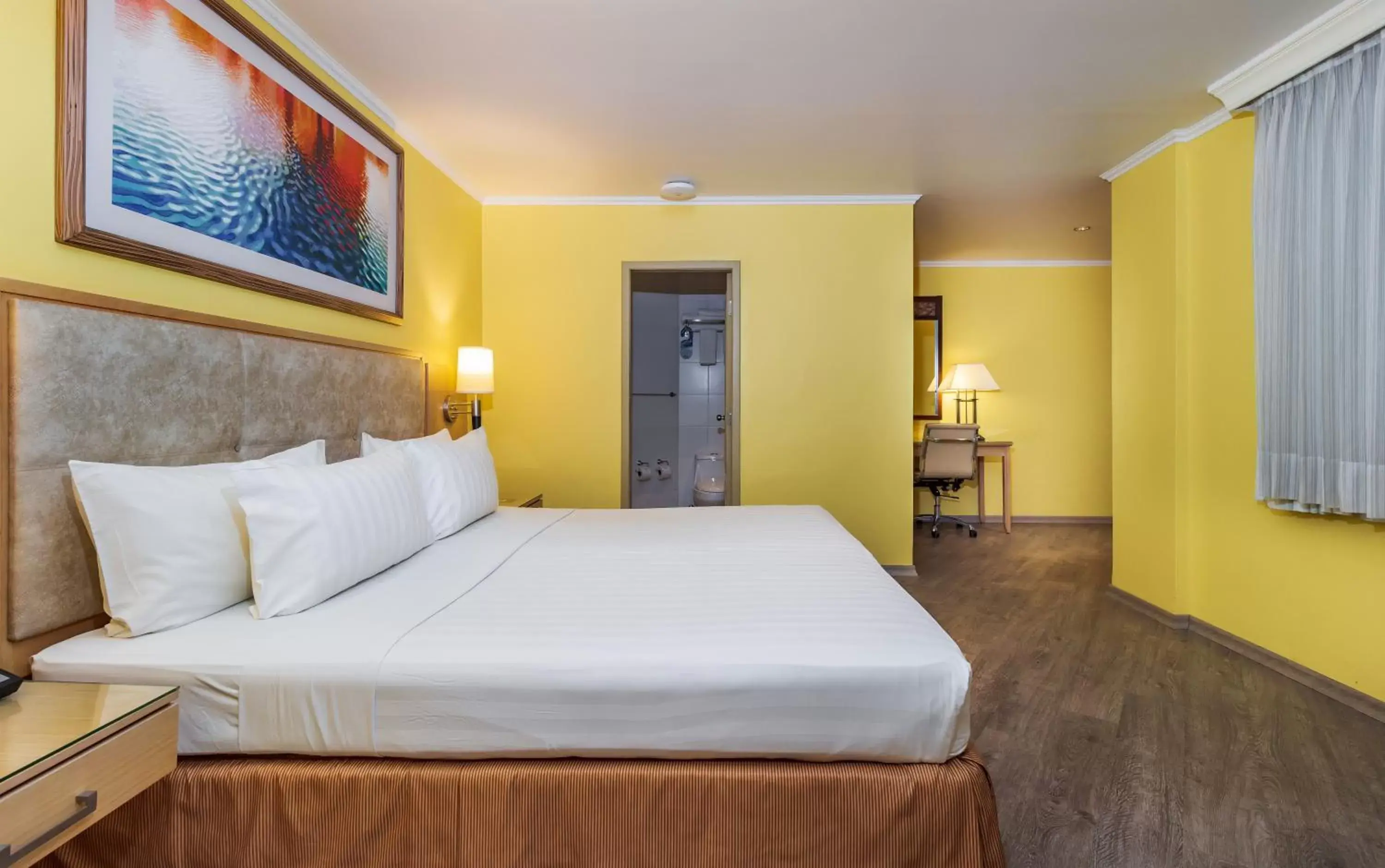 Bedroom, Bed in Grand Hotel Guayaquil, Ascend Hotel Collection