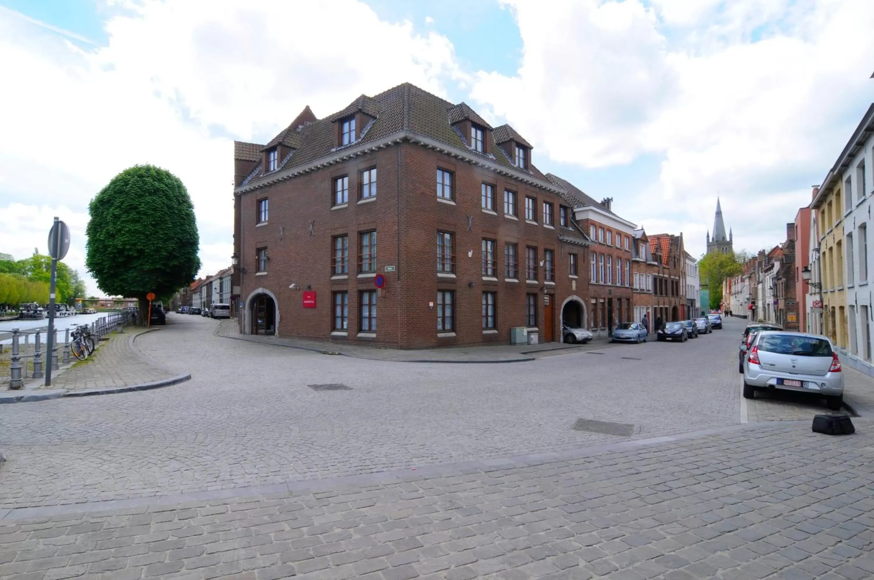 Facade/entrance, Property Building in Rosenburg Hotel Brugge