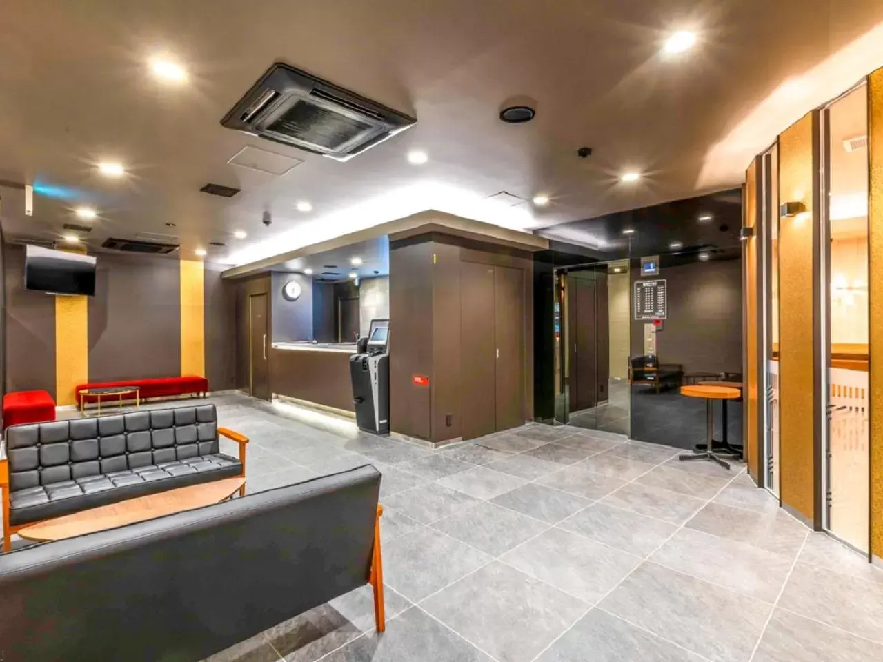 Lobby or reception in HOTEL LiVEMAX Okazaki