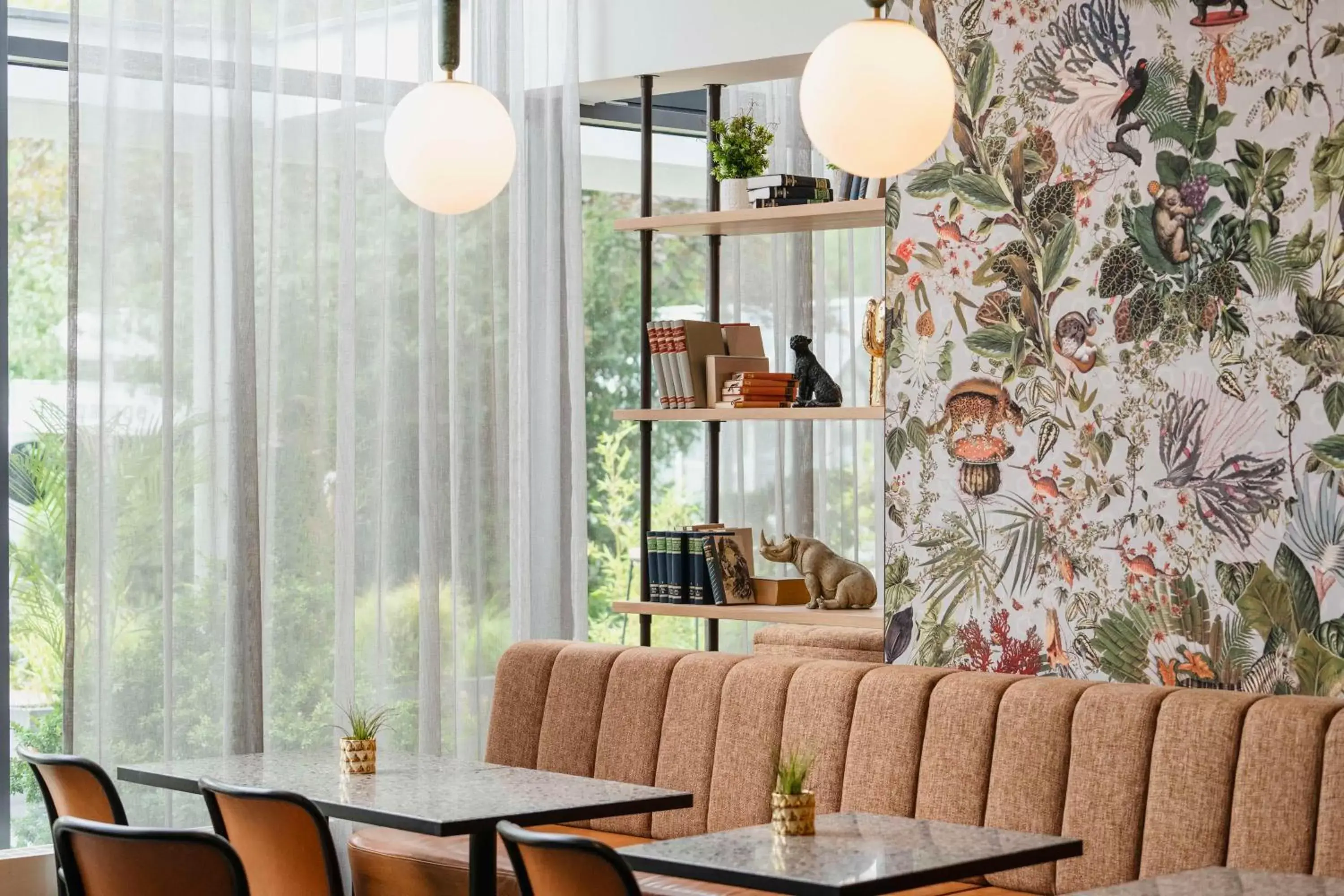 Breakfast, Seating Area in Hotel Berlin, Berlin, a member of Radisson Individuals