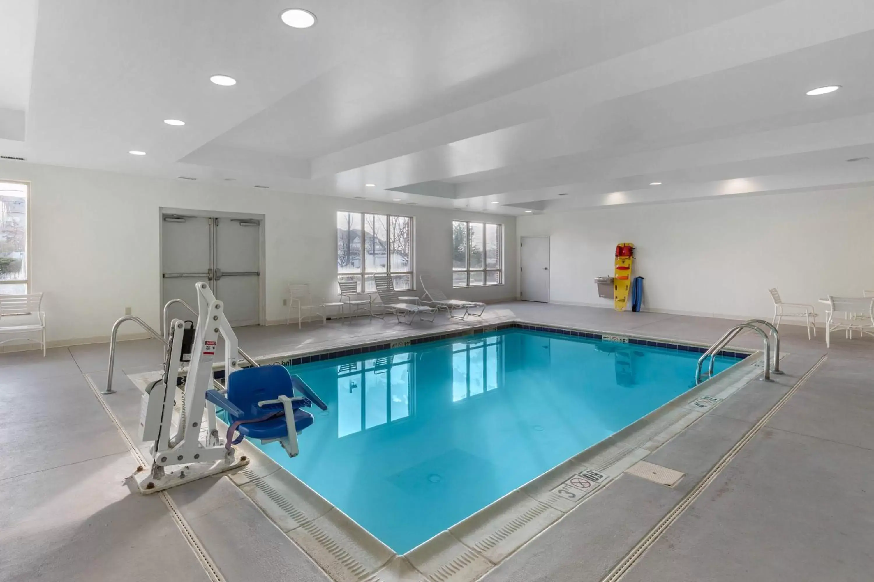 Swimming Pool in Comfort Suites Columbia Gateway