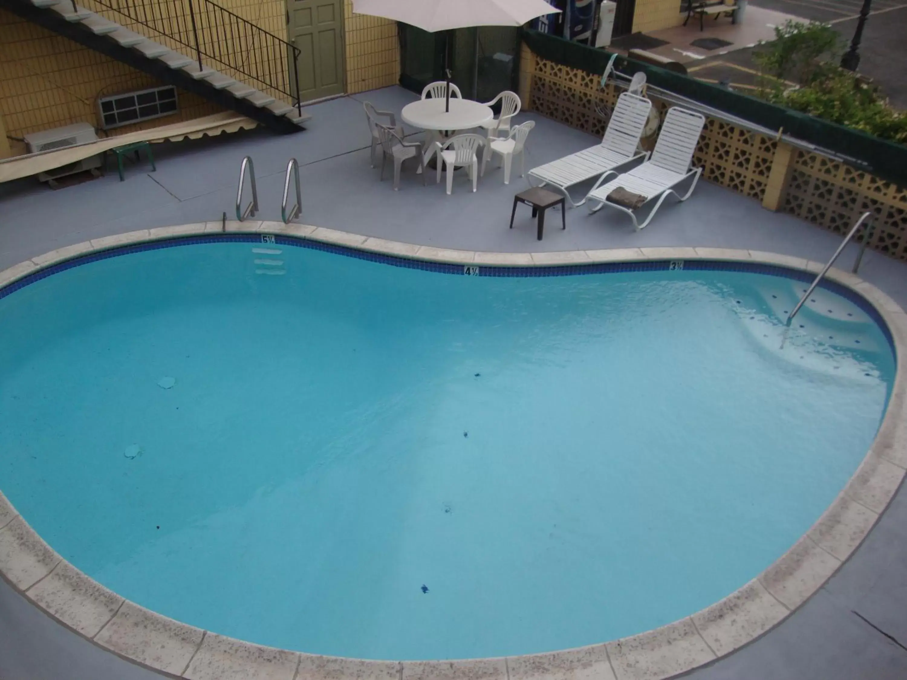 , Swimming Pool in Townhouse Inn and Suites