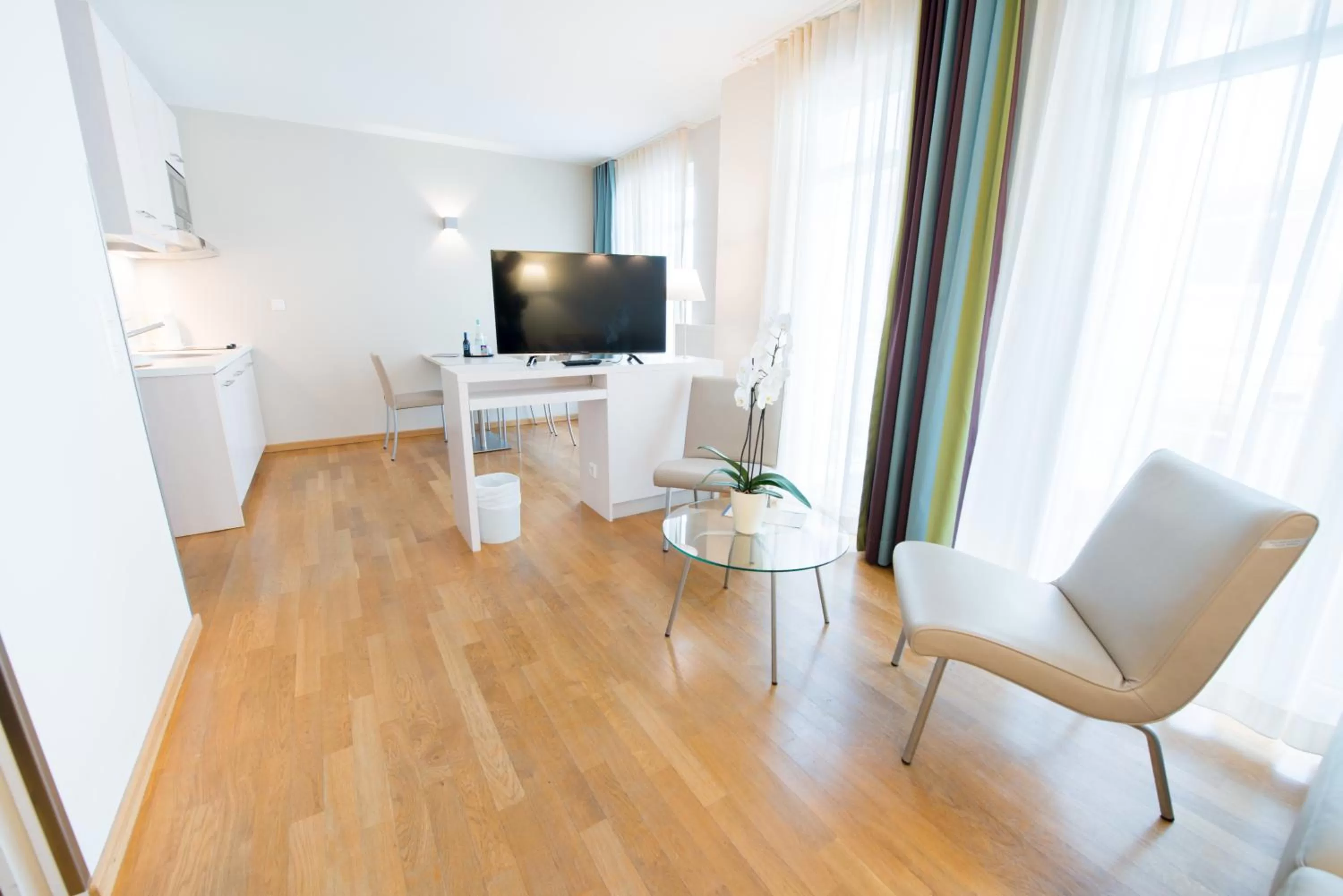 TV and multimedia in Nymphe Strandhotel & Apartments