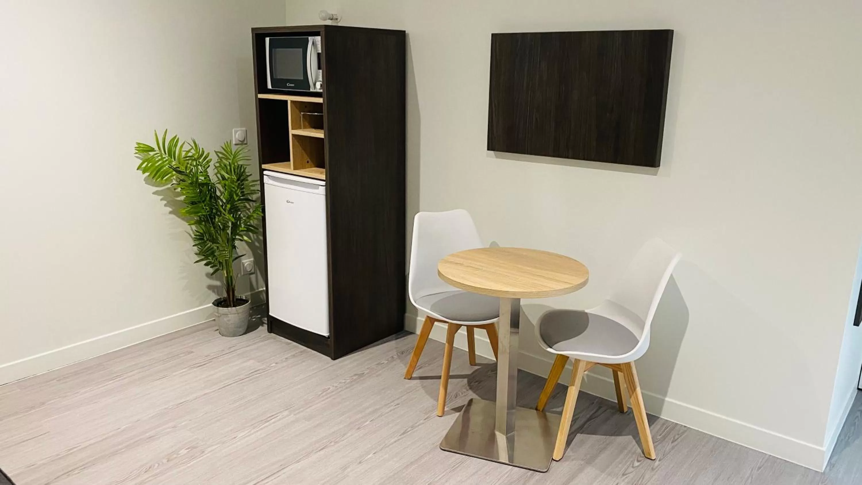 TV and multimedia in Hotel Martinez Grenay