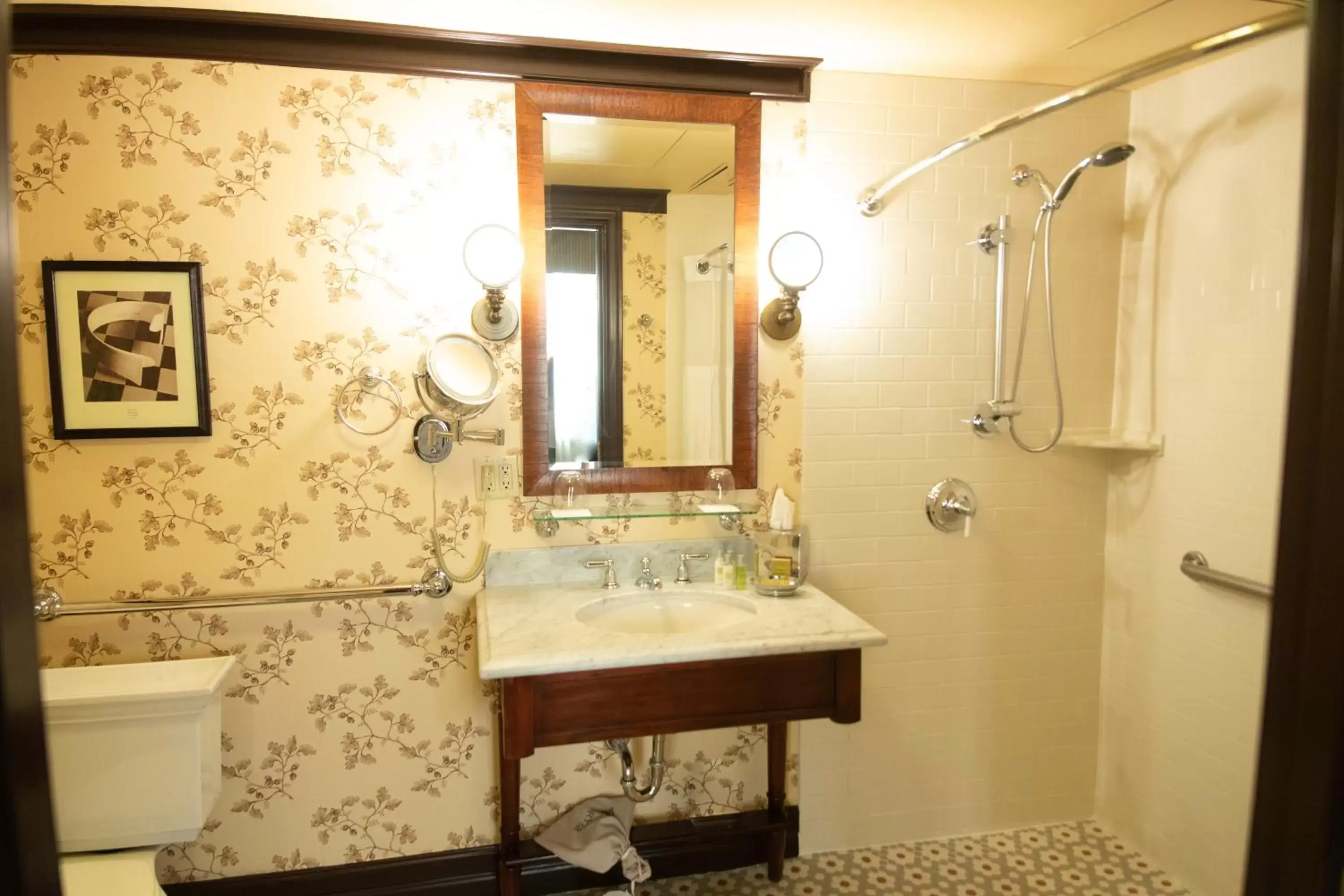 Shower, Bathroom in Arctic Club Hotel